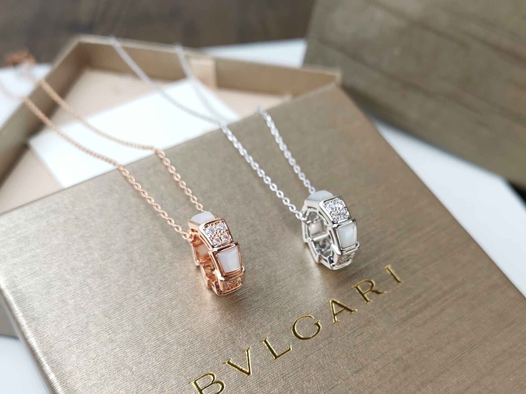 Bvlgari 宝格丽BVLGARI 黑玛瑙 红玛瑙