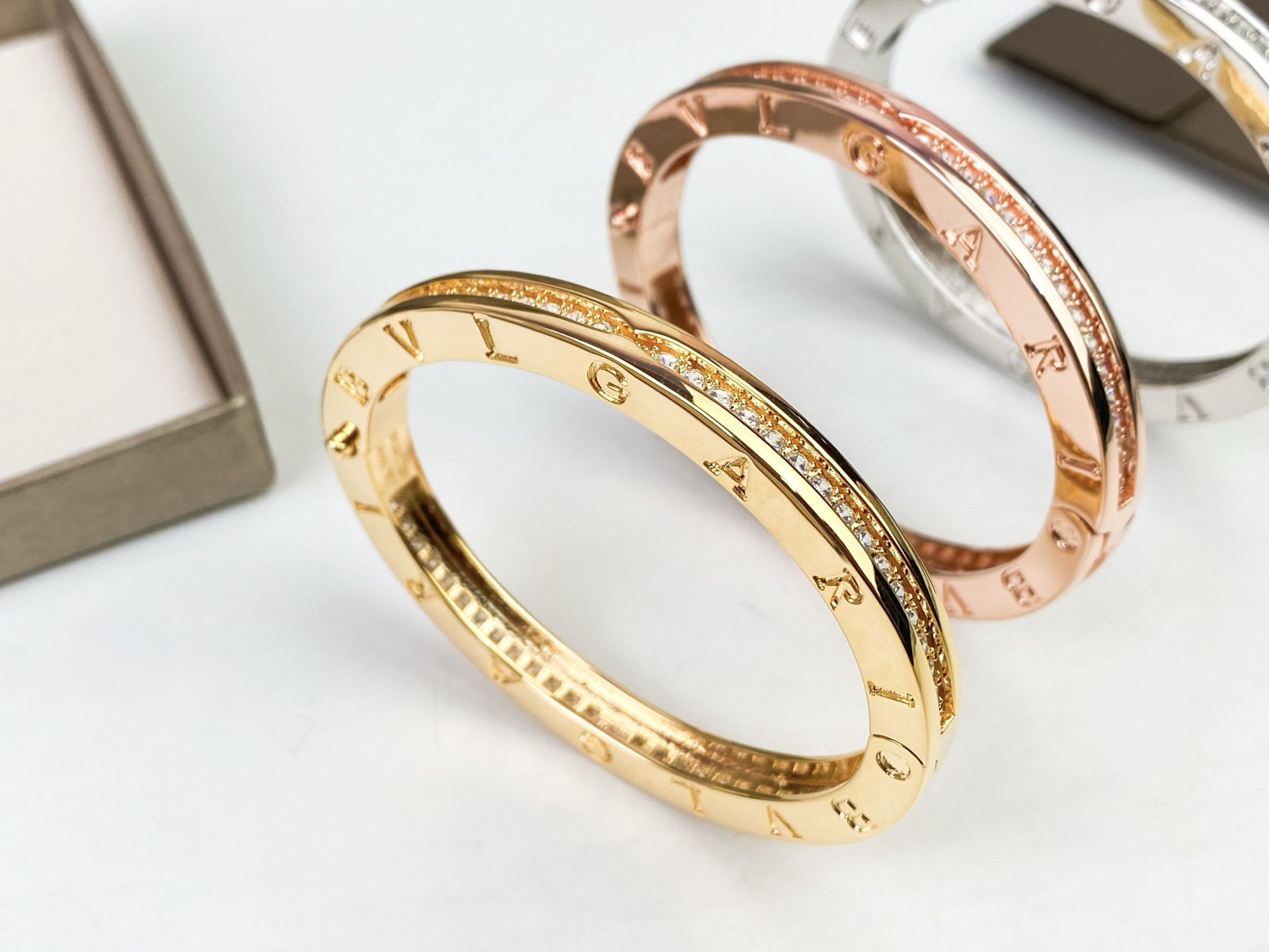 ✨ BVLGARI 宝格丽单排一圈钻手镯😱升级原版扣头，再也不怕扣头松动😱高端定制 亚金电镀18k厚金 