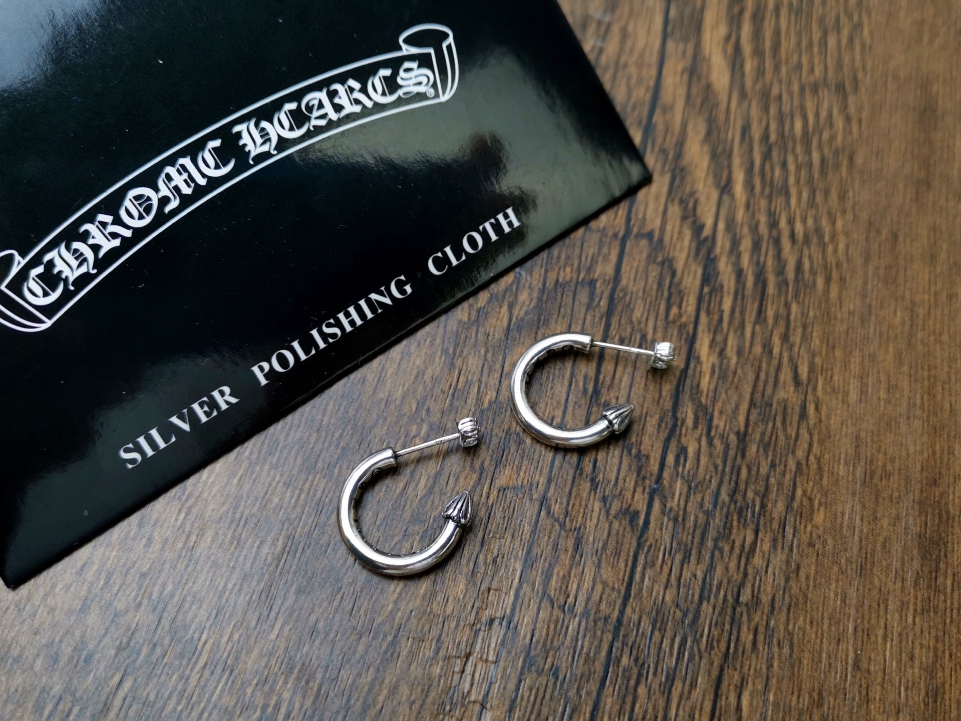 Chrome Hearts Chrome He@rts 克罗心简约半圆箭头耳环