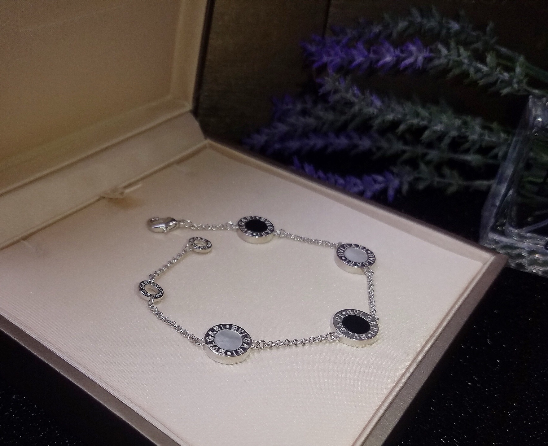Bvlgari BVLGARI 宝格丽 四圆牌手链
