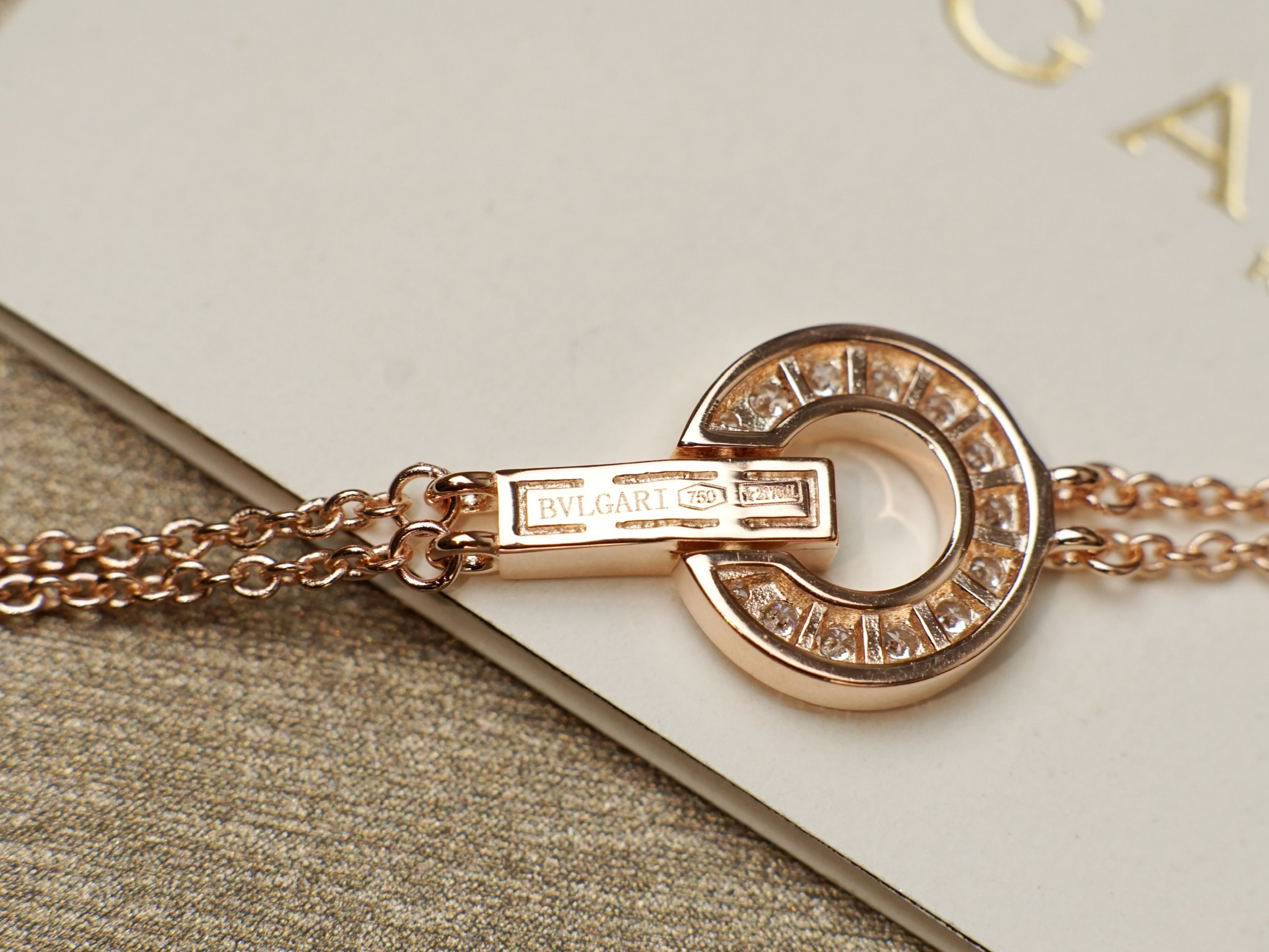 Bvlgari BVLGARI 宝格丽罗马系列 圆盘 钻石 字母手链 高端纯‮工手‬镶嵌