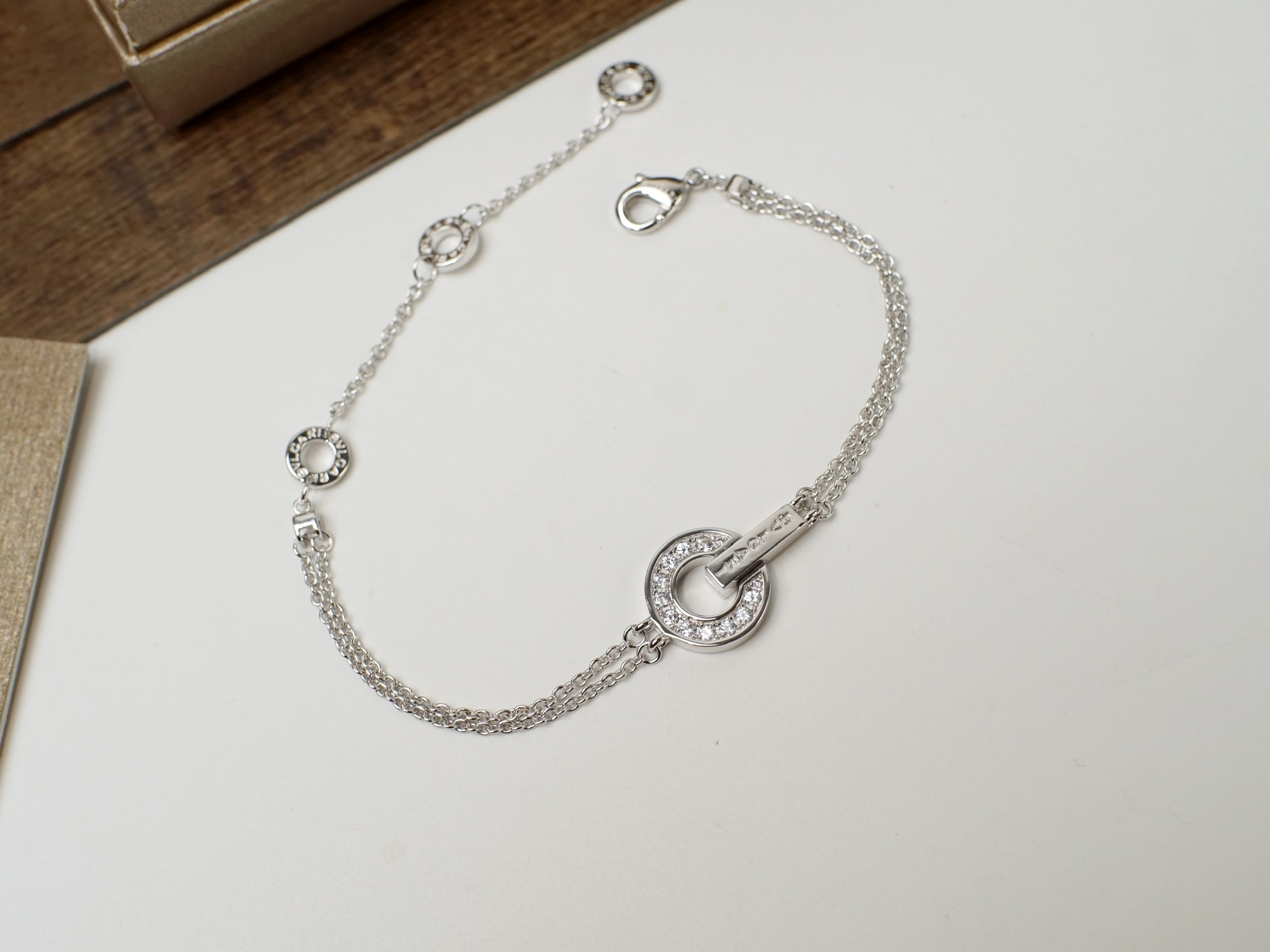 Bvlgari BVLGARI 宝格丽罗马系列 圆盘 钻石 字母手链 高端纯‮工手‬镶嵌