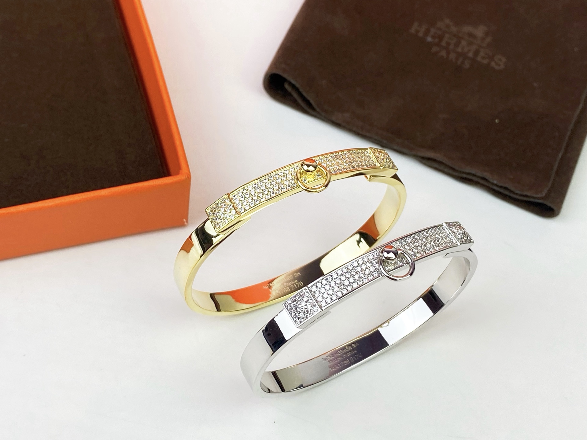 Hermès 爱马仕HERMES Kelly半钻手镯