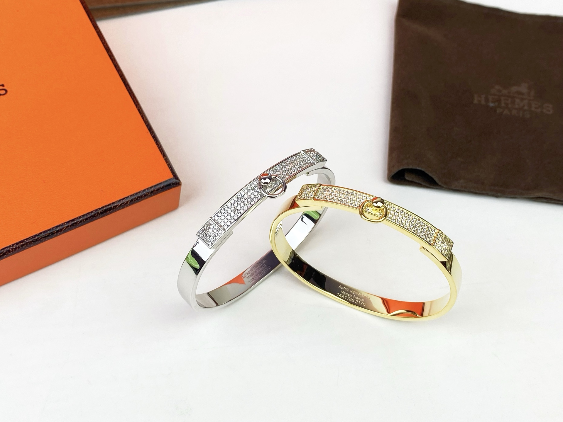 Hermès 爱马仕HERMES Kelly半钻手镯