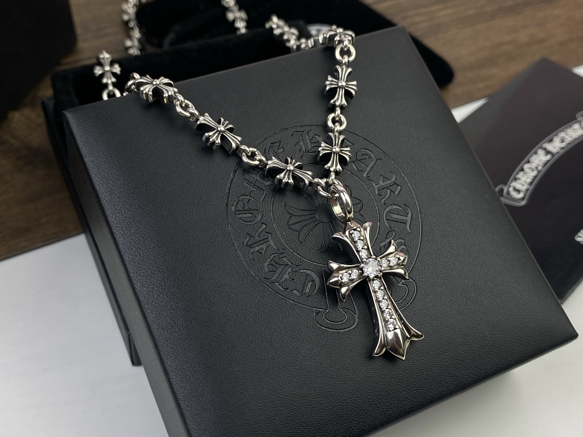 Chrome Hearts 𝕮𝖍𝖗𝖔𝖒𝖊 𝕳𝖊𝖆𝖗𝖙𝖘