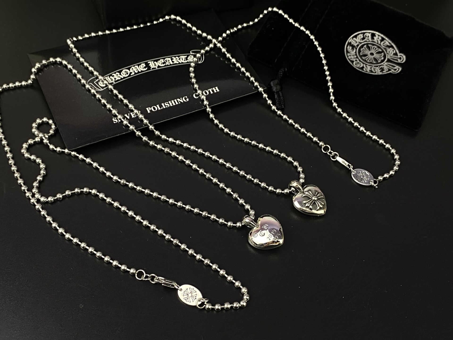 Chrome Hearts Chrome Hearts 桃心十字架吊坠项链 十字架与桃心结合 风格 又 链长70厘米 情侣同款