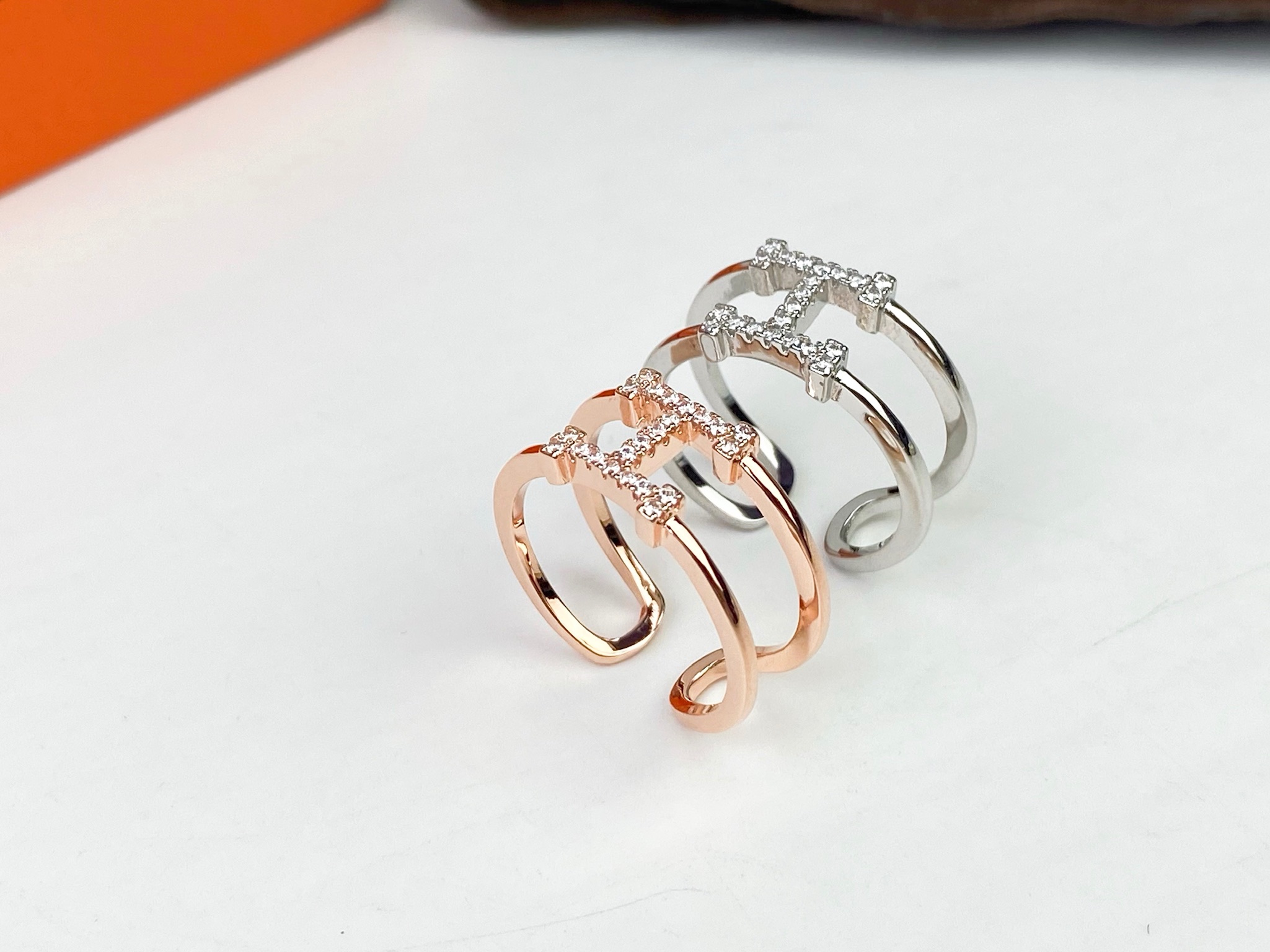 Hermès Hermes爱马仕H 戒指 亚金微镶美钻清新戒指 开口设计