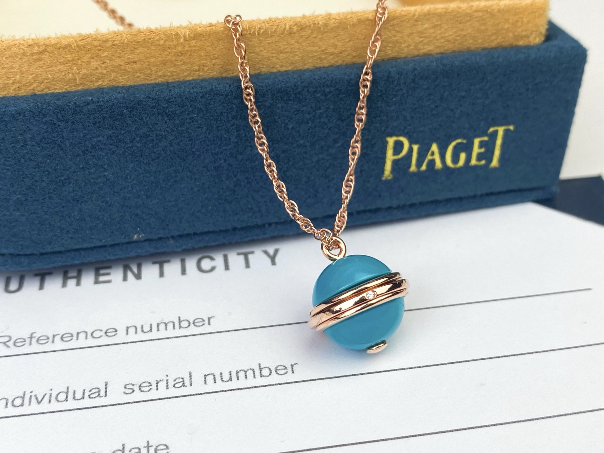 💥PIAGET 伯爵项链👉🏻搭配黑玛瑙/红玉髓/孔雀石/绿松石 吊坠，饰以Possession 旋转圆环