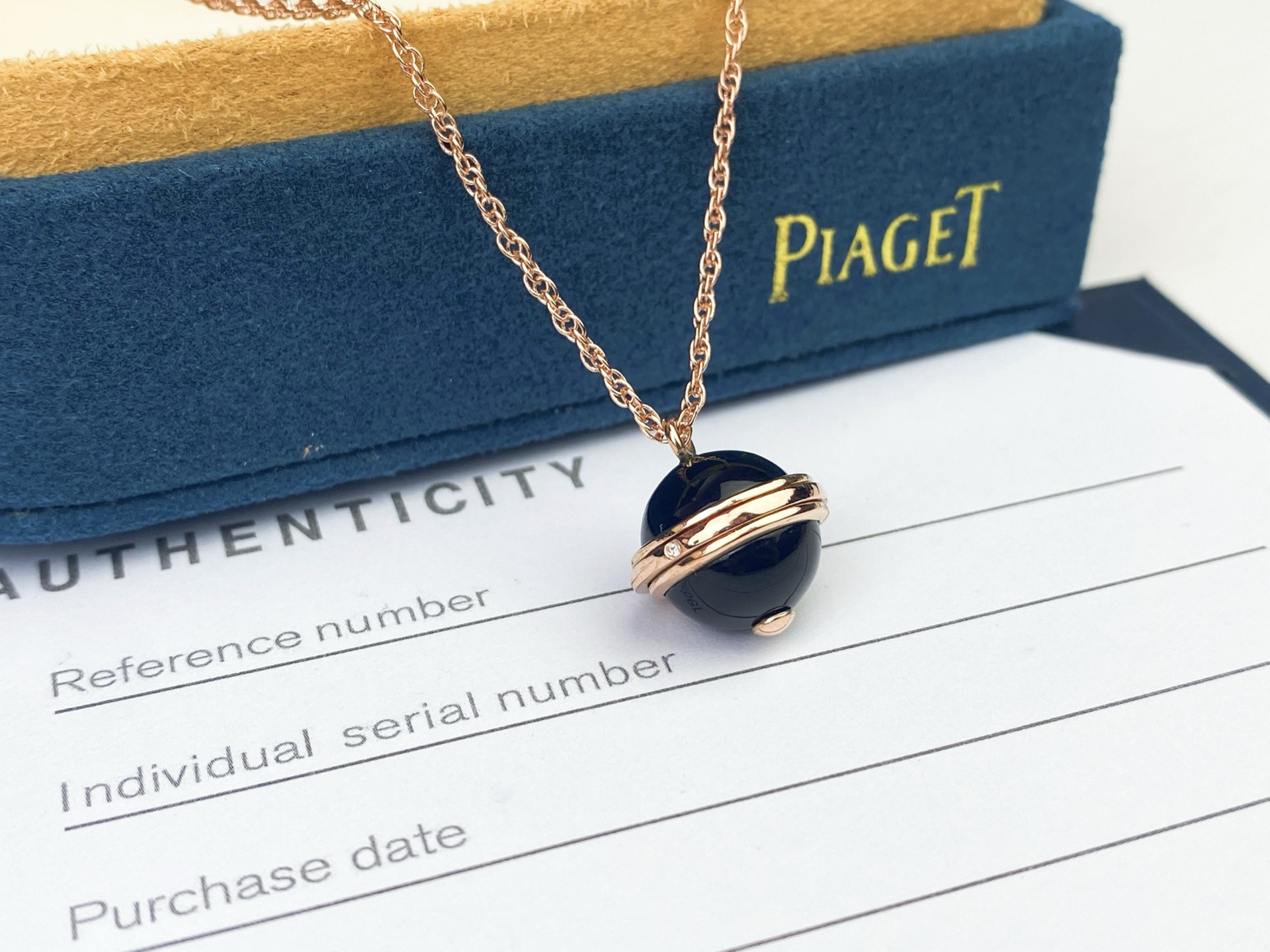 💥PIAGET 伯爵项链👉🏻搭配黑玛瑙/红玉髓/孔雀石/绿松石 吊坠，饰以Possession 旋转圆环