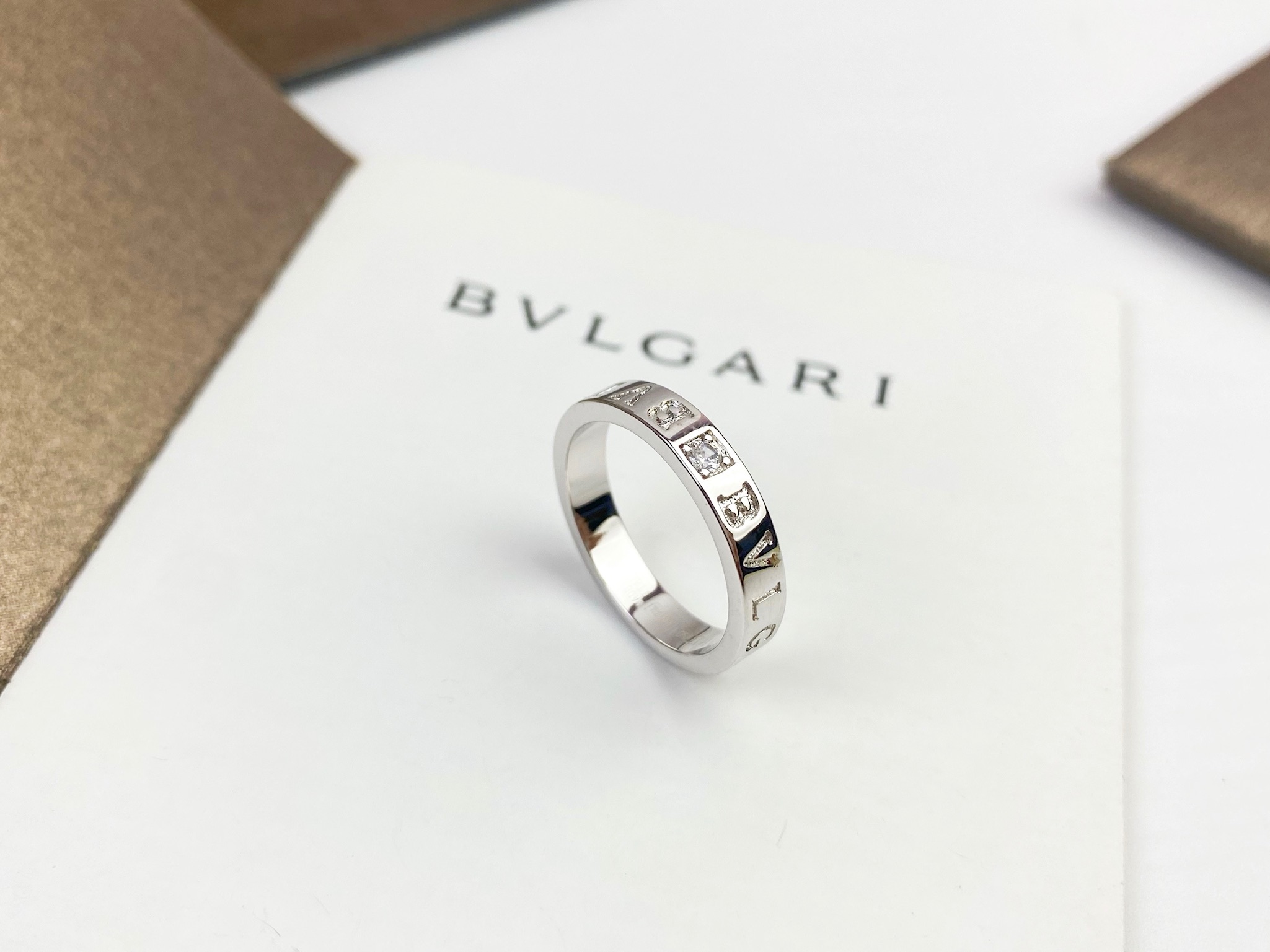 Bvlgari BVLGARI宝格丽 LOGO字母一钻戒指