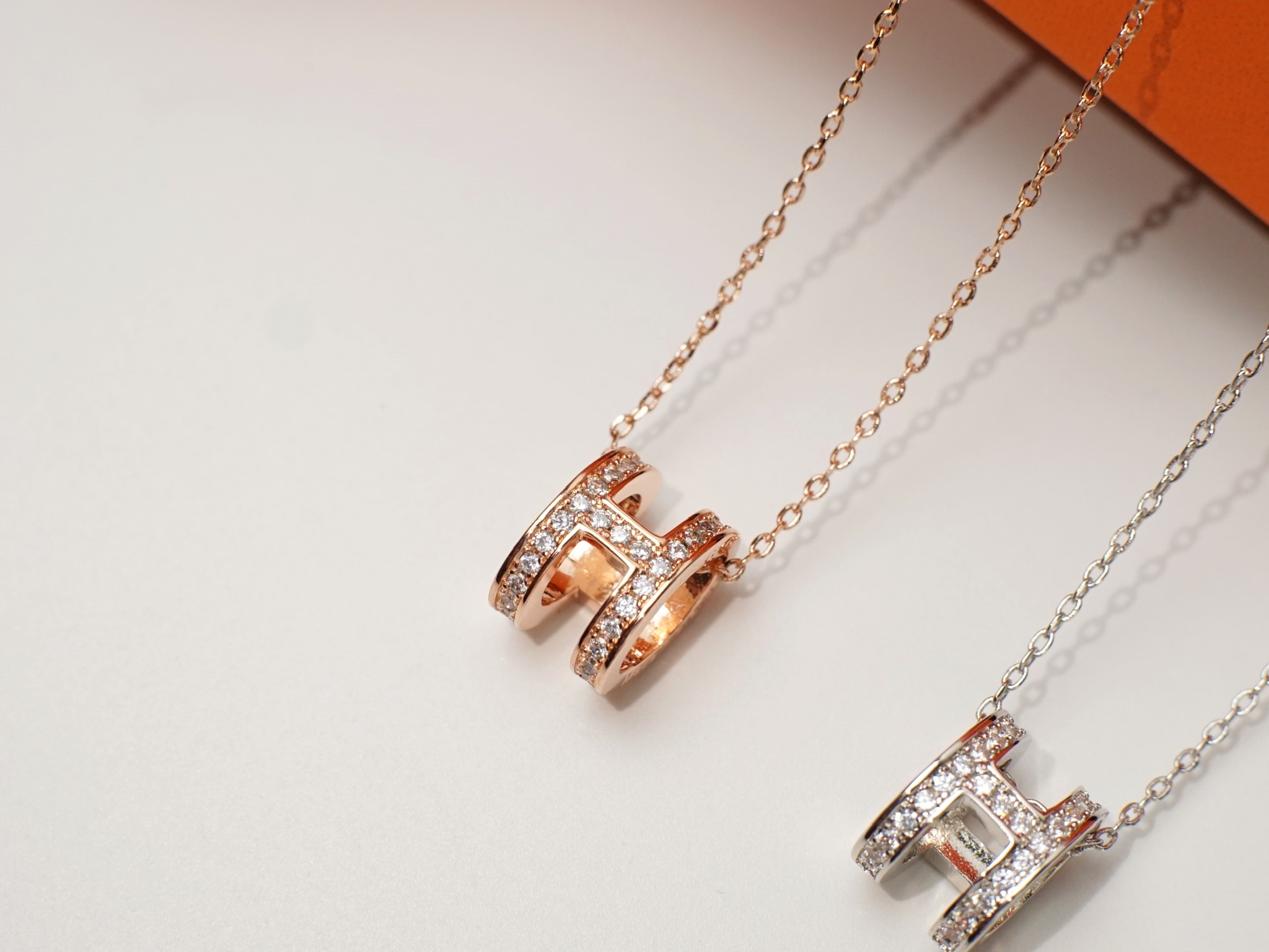Hermès 爱马仕H满钻弧形锁骨链 众多 H 家高端定制 超精赞 各路女神 明星 同款 上身真的赞爆