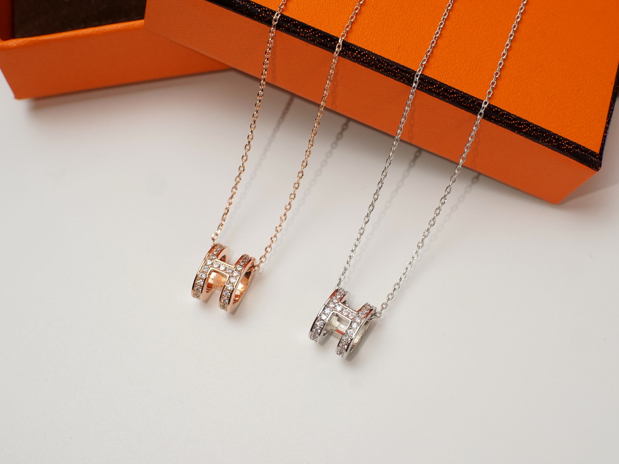 Hermès 爱马仕H满钻弧形锁骨链 众多 H 家高端定制 超精赞 各路女神 明星 同款 上身真的赞爆