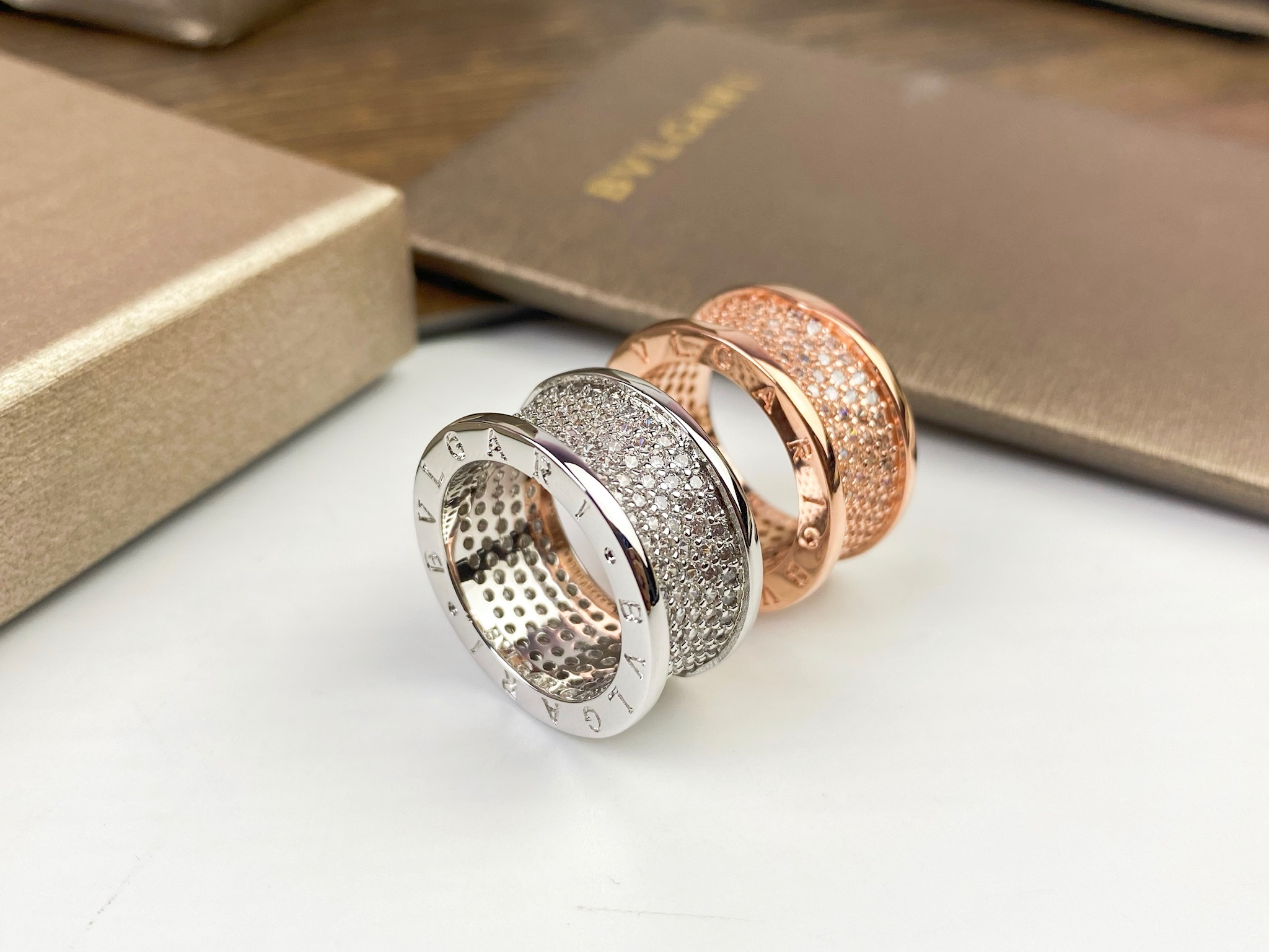 Bvlgari BVLGARI宝格丽小蛮腰满钻戒指