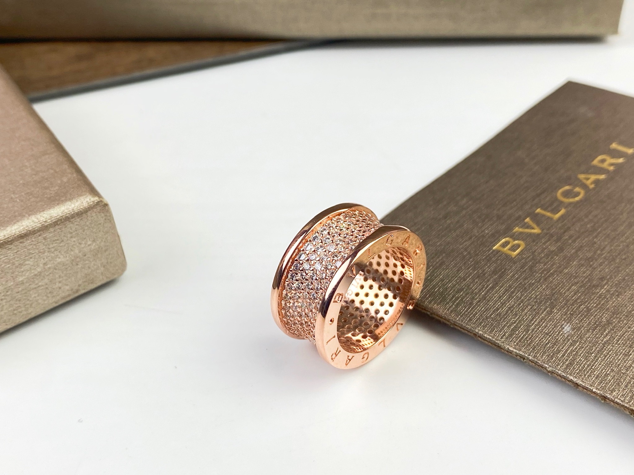 Bvlgari BVLGARI宝格丽小蛮腰满钻戒指