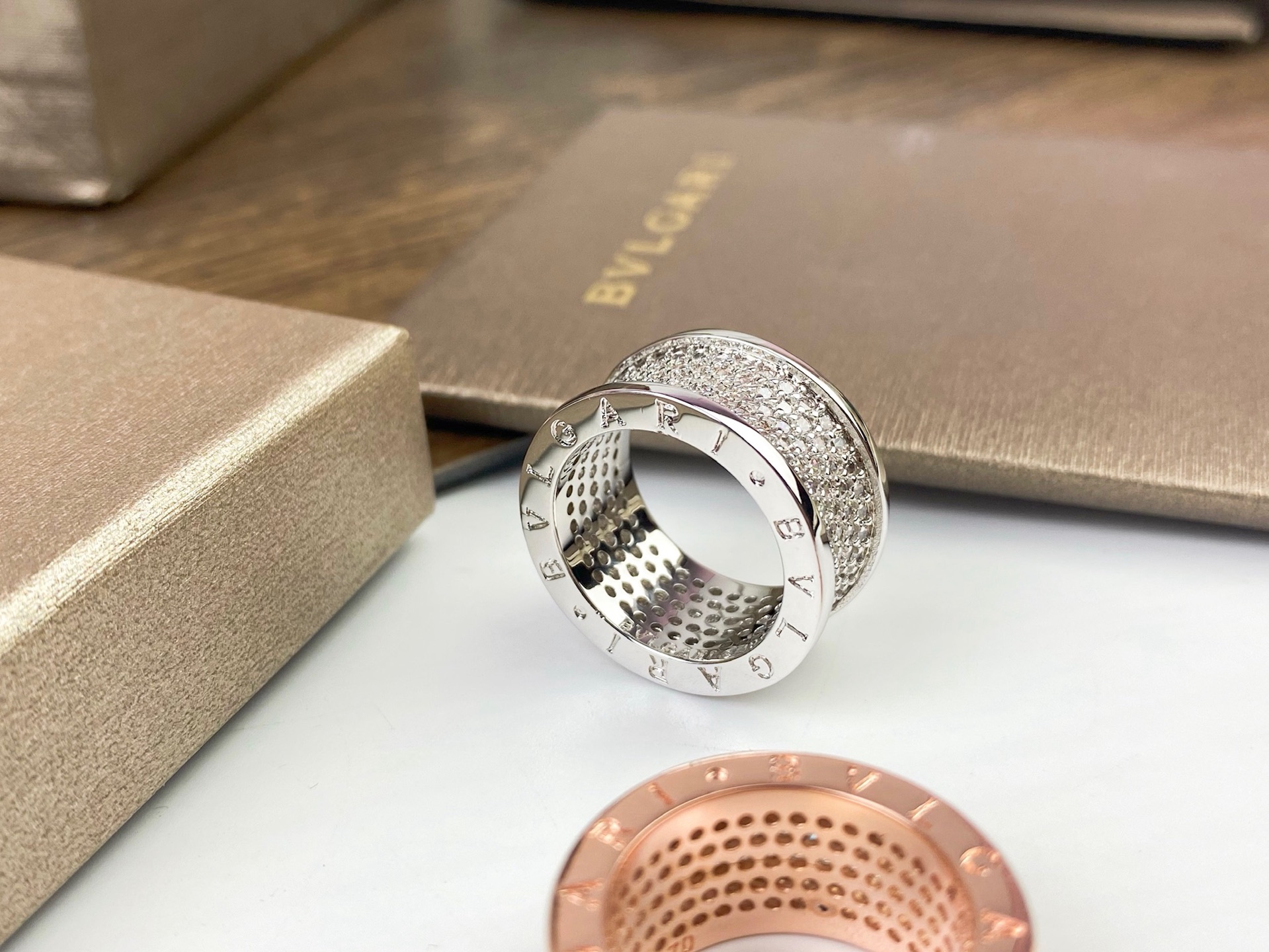 Bvlgari BVLGARI宝格丽小蛮腰满钻戒指