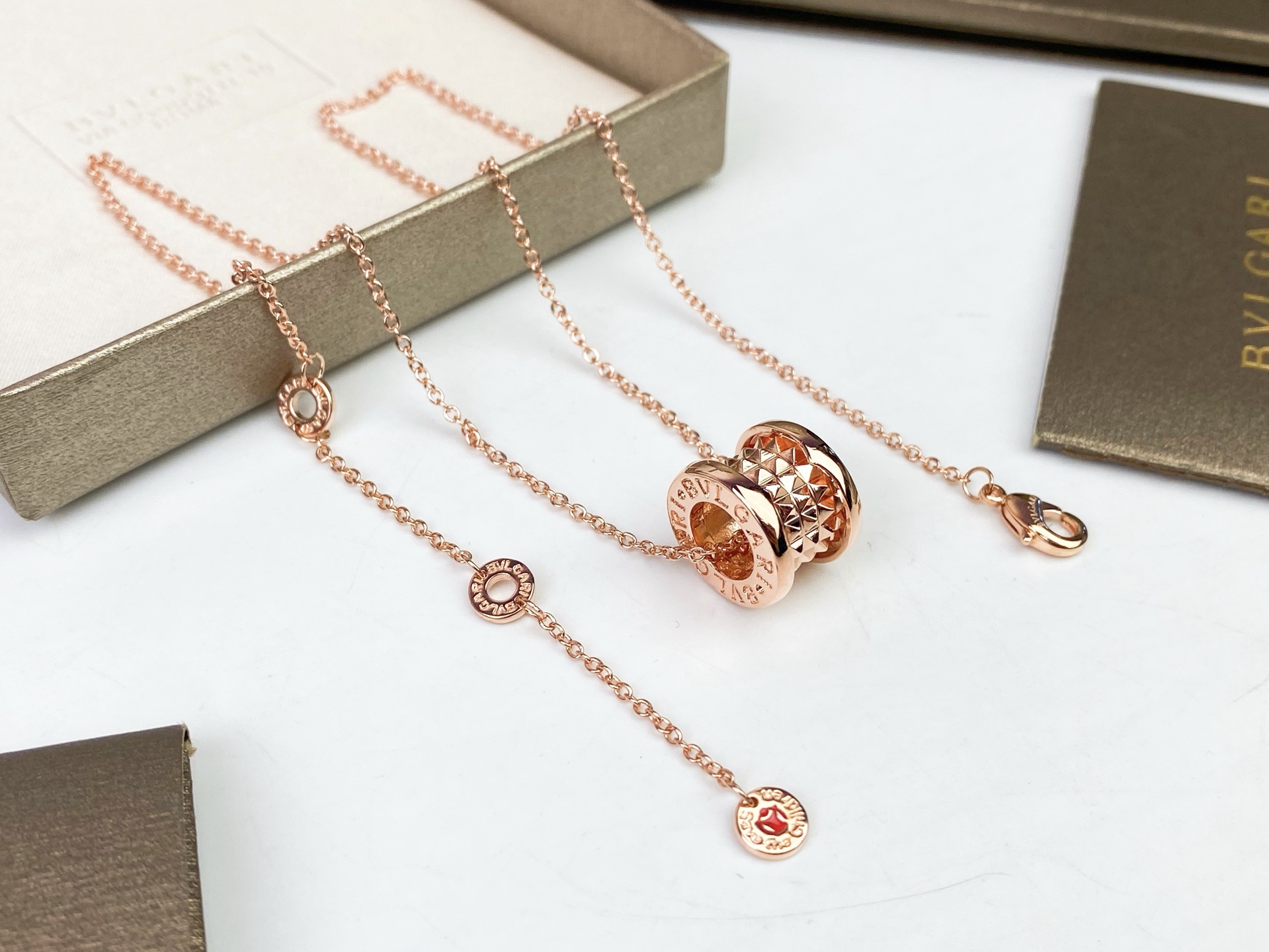 Bvlgari BVLGARI宝格丽小红人铆钉项链