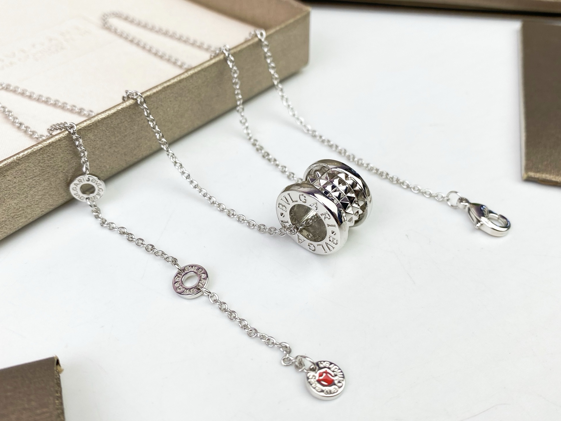 Bvlgari BVLGARI宝格丽小红人铆钉项链
