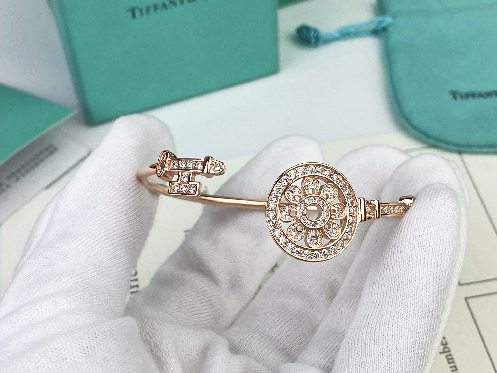 Tiffany & Co. Tiffany&Co.弹力钥匙手镯 Keys 太阳花 让手镯一直保持原有形态～戴上美美哒