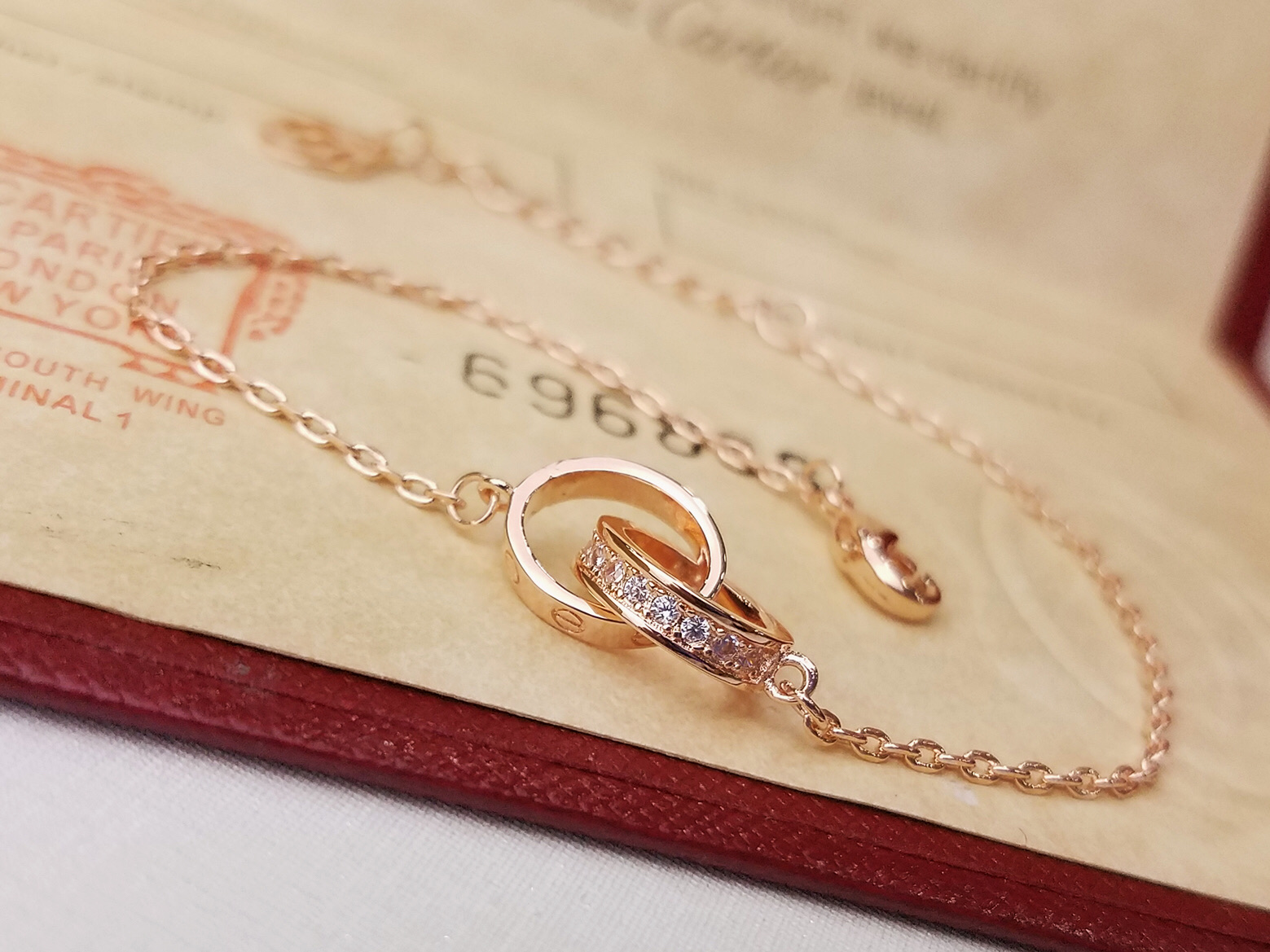 Cartier Cartier卡地亚双环手链 打造高端定制 亚金微镶满钻手链 师傅精湛的镶工