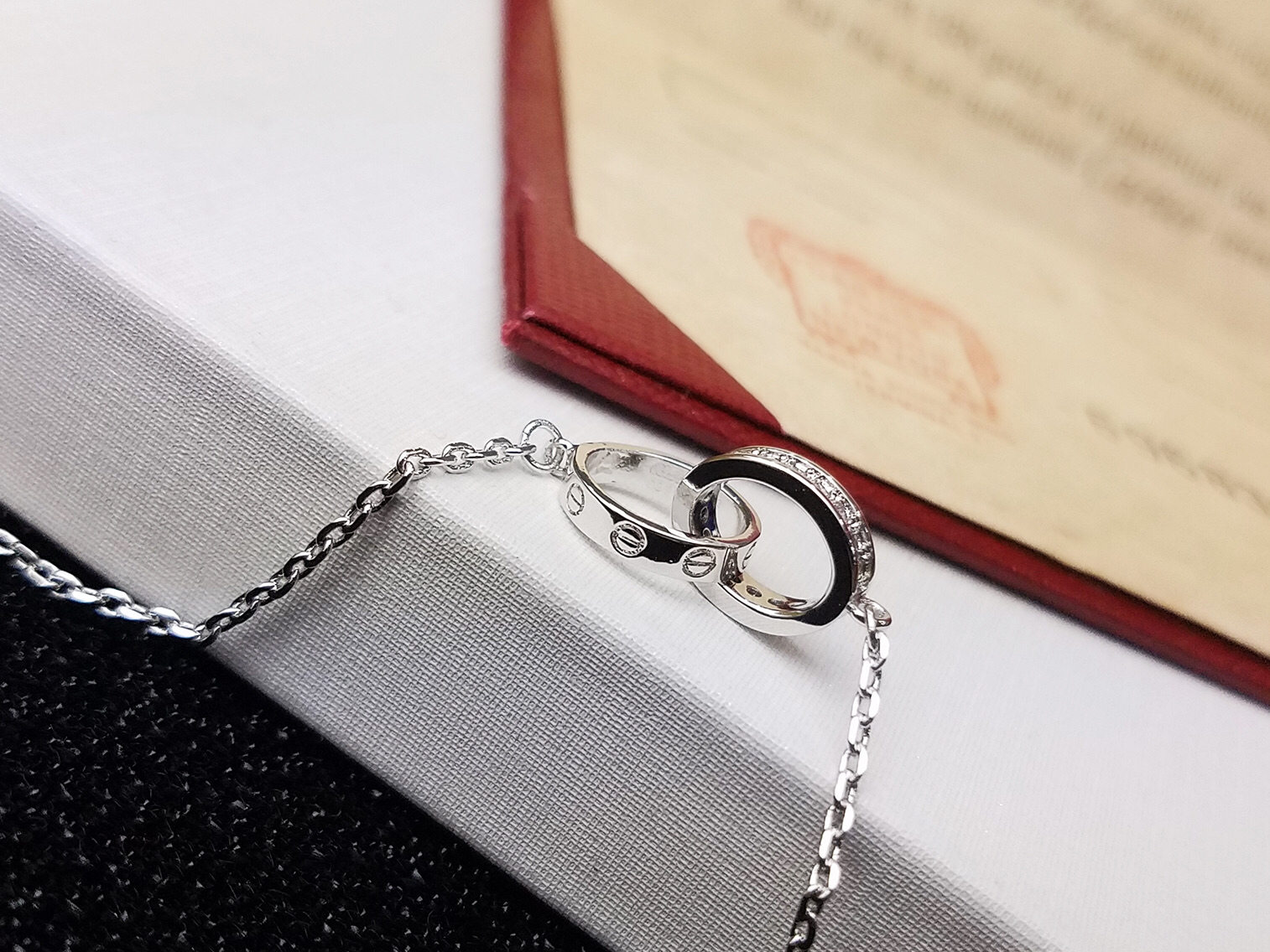 Cartier Cartier卡地亚双环手链 打造高端定制 亚金微镶满钻手链 师傅精湛的镶工