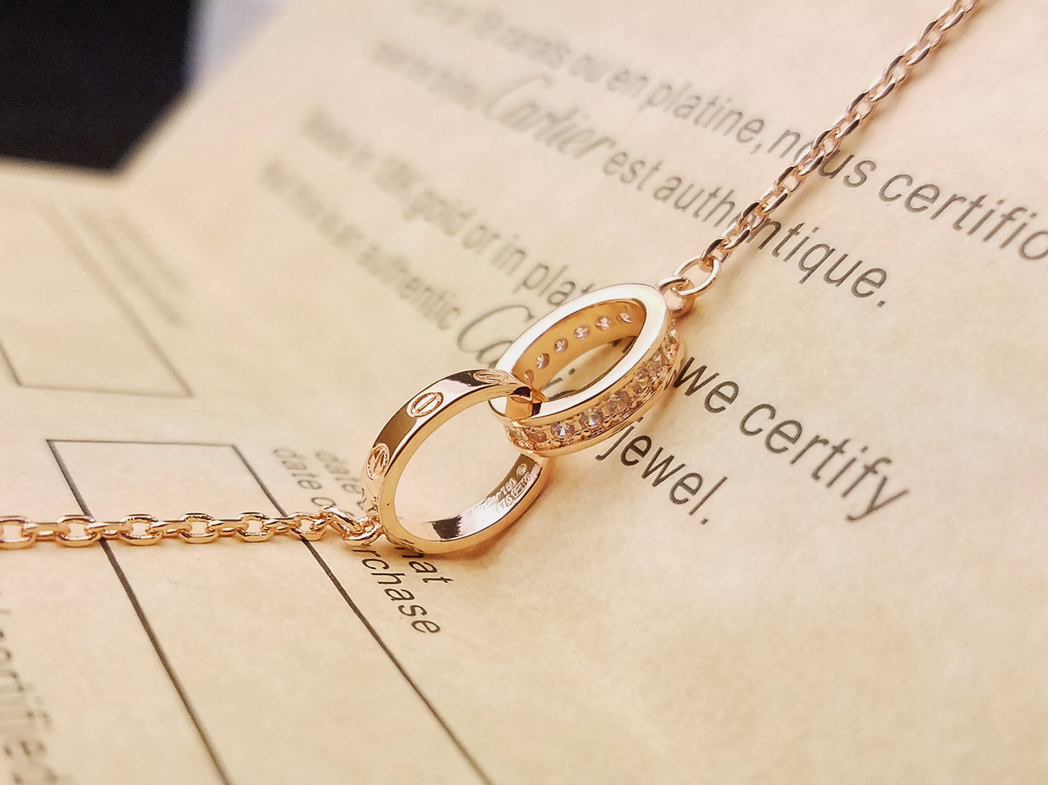 Cartier Cartier卡地亚双环手链 打造高端定制 亚金微镶满钻手链 师傅精湛的镶工