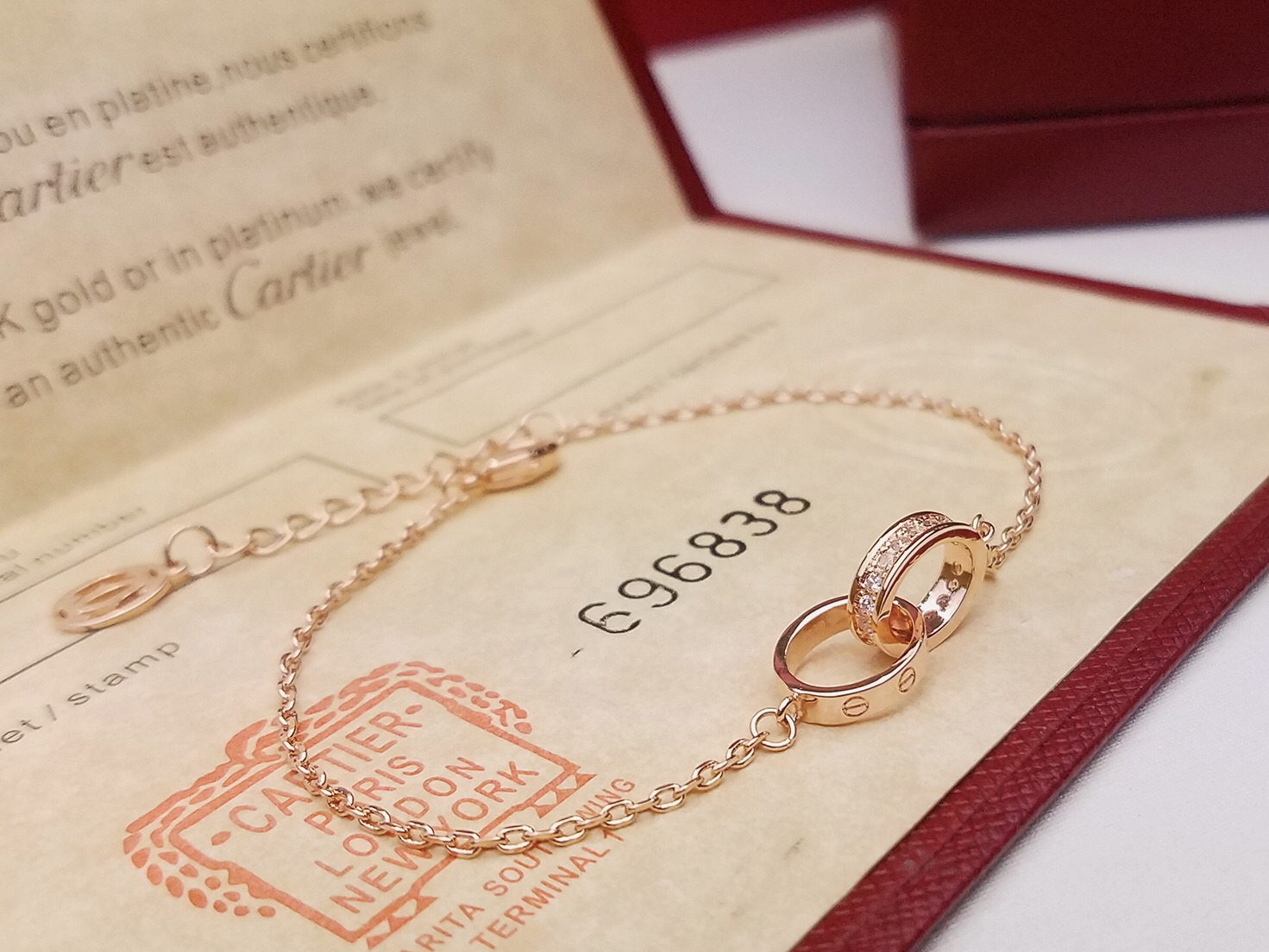Cartier Cartier卡地亚双环手链 打造高端定制 亚金微镶满钻手链 师傅精湛的镶工