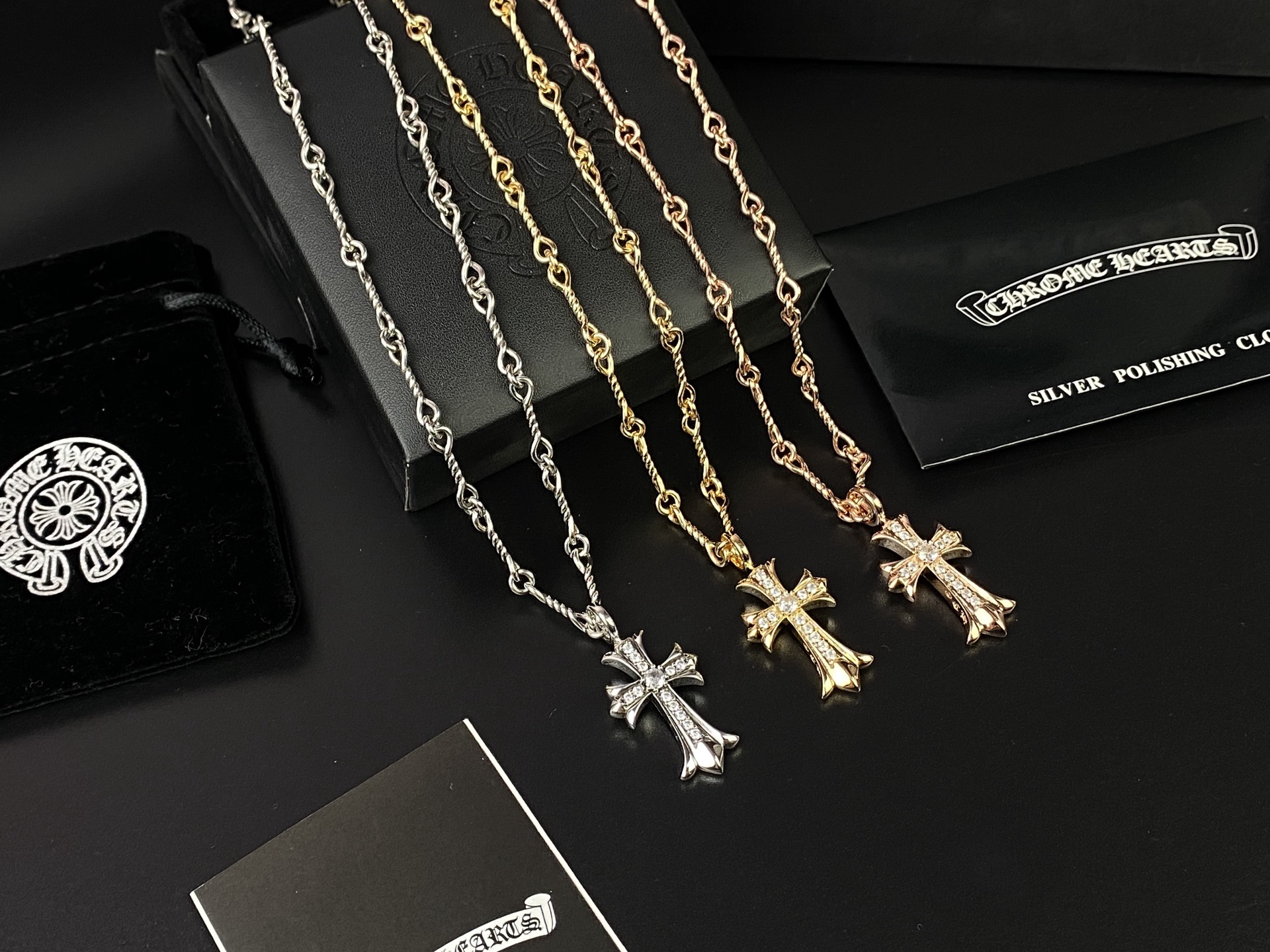 Chrome Hearts Chrome hearts 克罗心带钻十字架项链