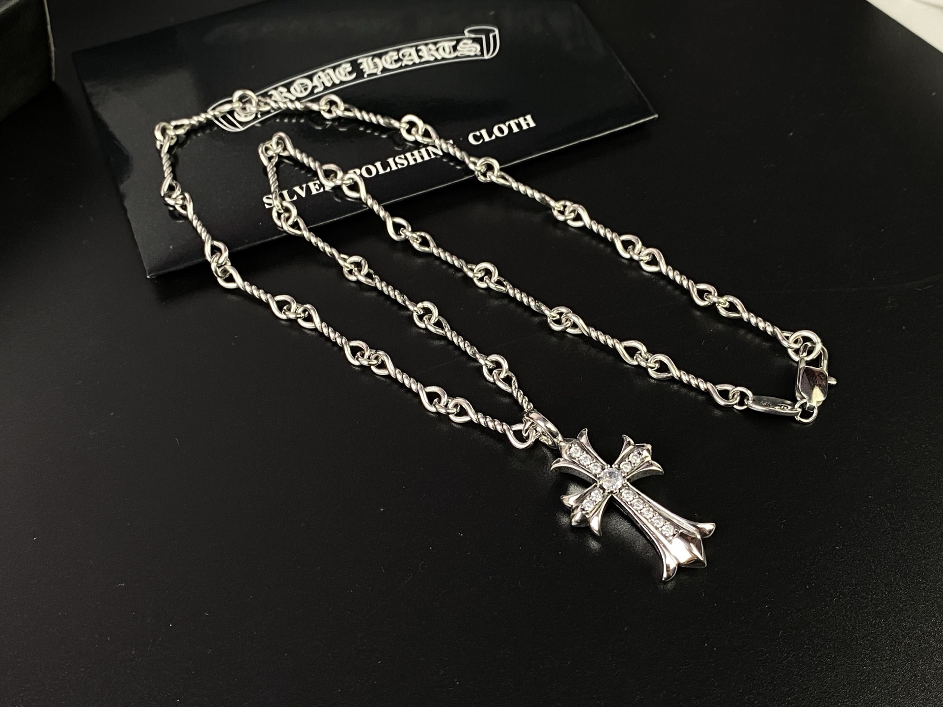 Chrome Hearts Chrome hearts 克罗心带钻十字架项链
