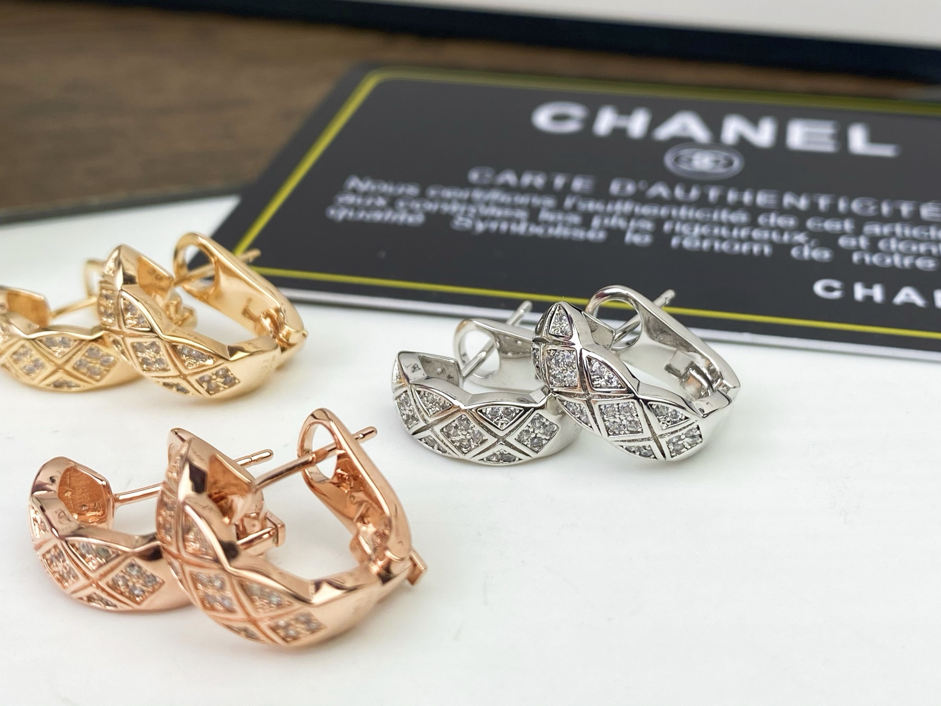 小香 Chanel 菱格耳环💍高端定制亚金 镶嵌顶级高碳钻 💎 菱格耳钉❤️官网同款，实拍高端珠宝coc