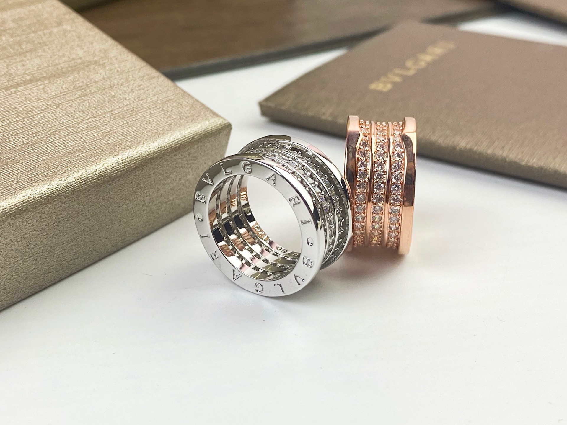 Bvlgari BVLGARI宝格丽B ZERO1系列三环满钻戒指