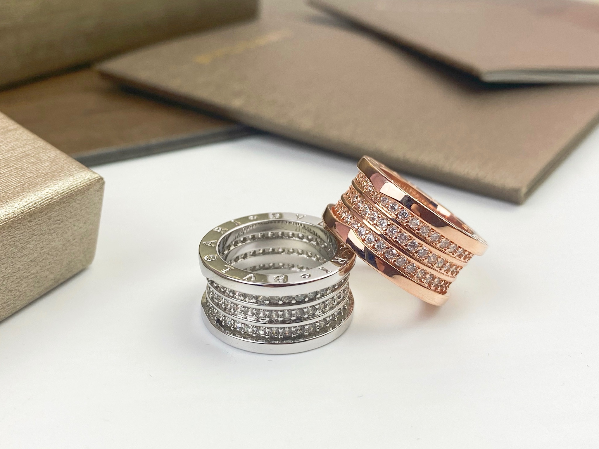 Bvlgari BVLGARI宝格丽B ZERO1系列三环满钻戒指