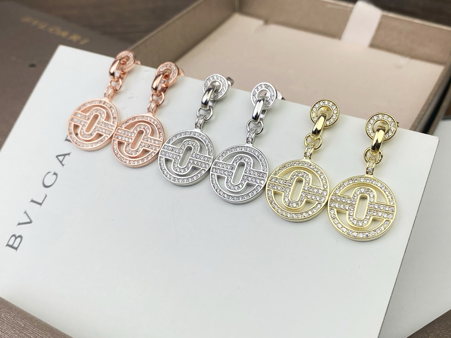 BVLGARI 宝格丽😍经典之作回形圆耳环🎉玫瑰金 黄金 白金✨✨925银针🌟🌟 P