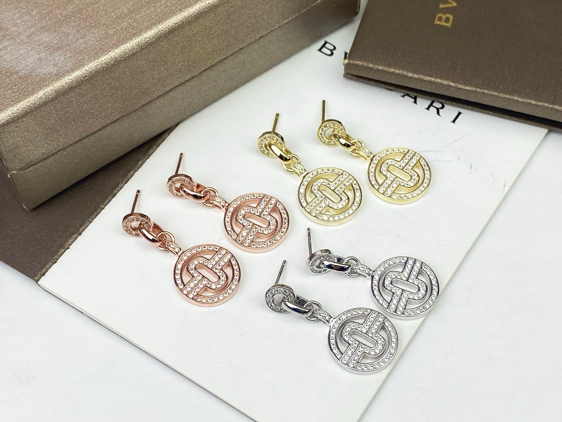 BVLGARI 宝格丽😍经典之作回形圆耳环🎉玫瑰金 黄金 白金✨✨925银针🌟🌟 P