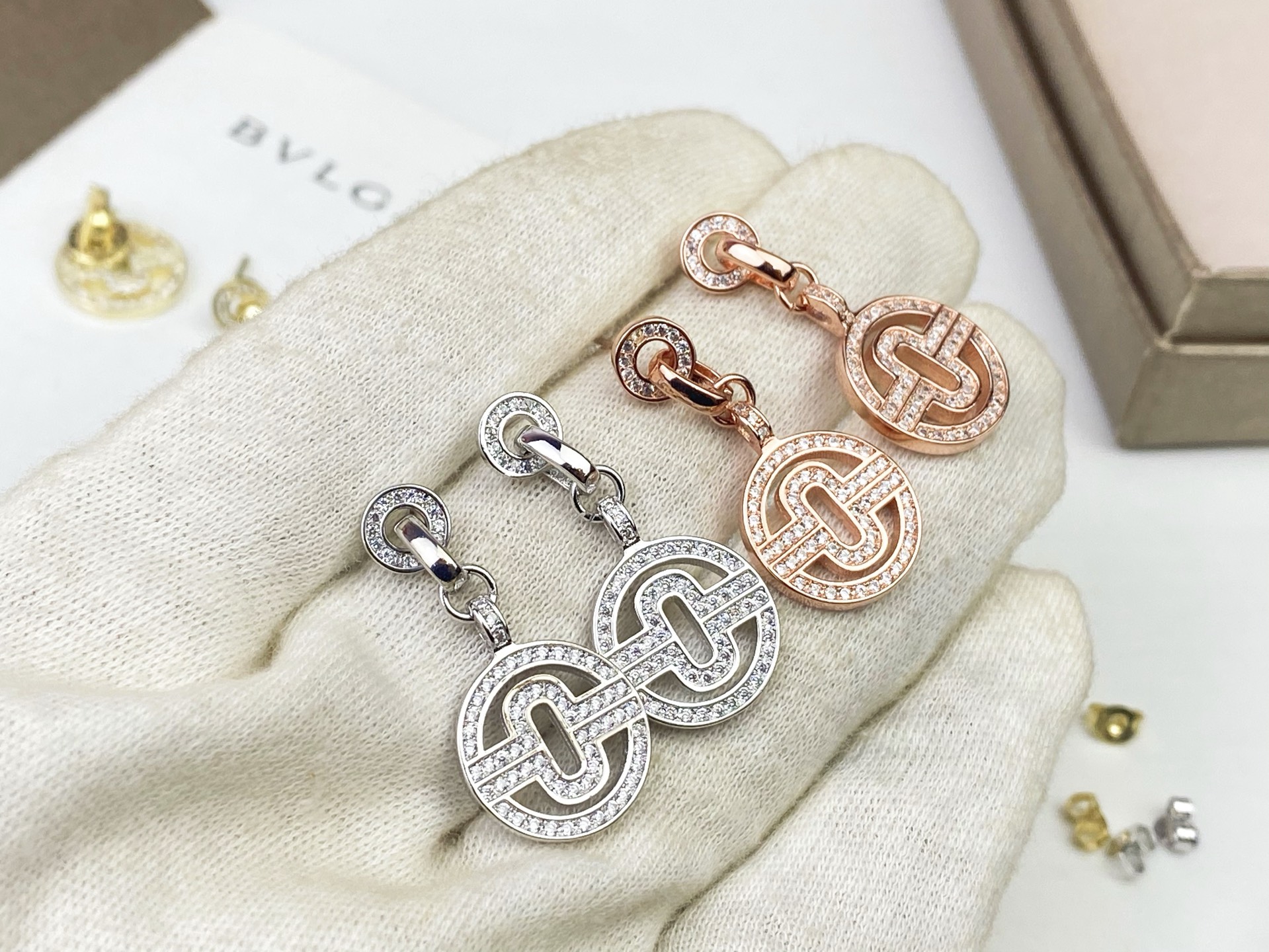 BVLGARI 宝格丽😍经典之作回形圆耳环🎉玫瑰金 黄金 白金✨✨925银针🌟🌟 P