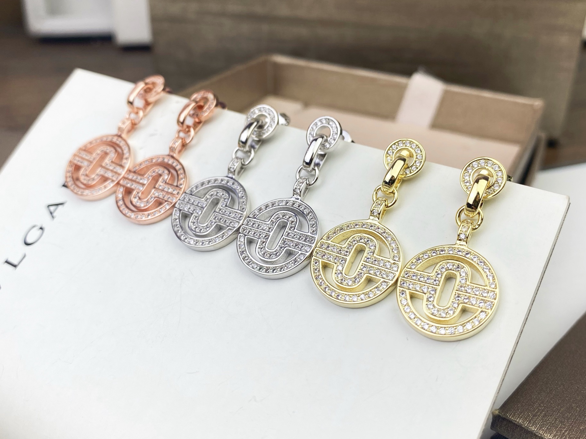 BVLGARI 宝格丽😍经典之作回形圆耳环🎉玫瑰金 黄金 白金✨✨925银针🌟🌟 P