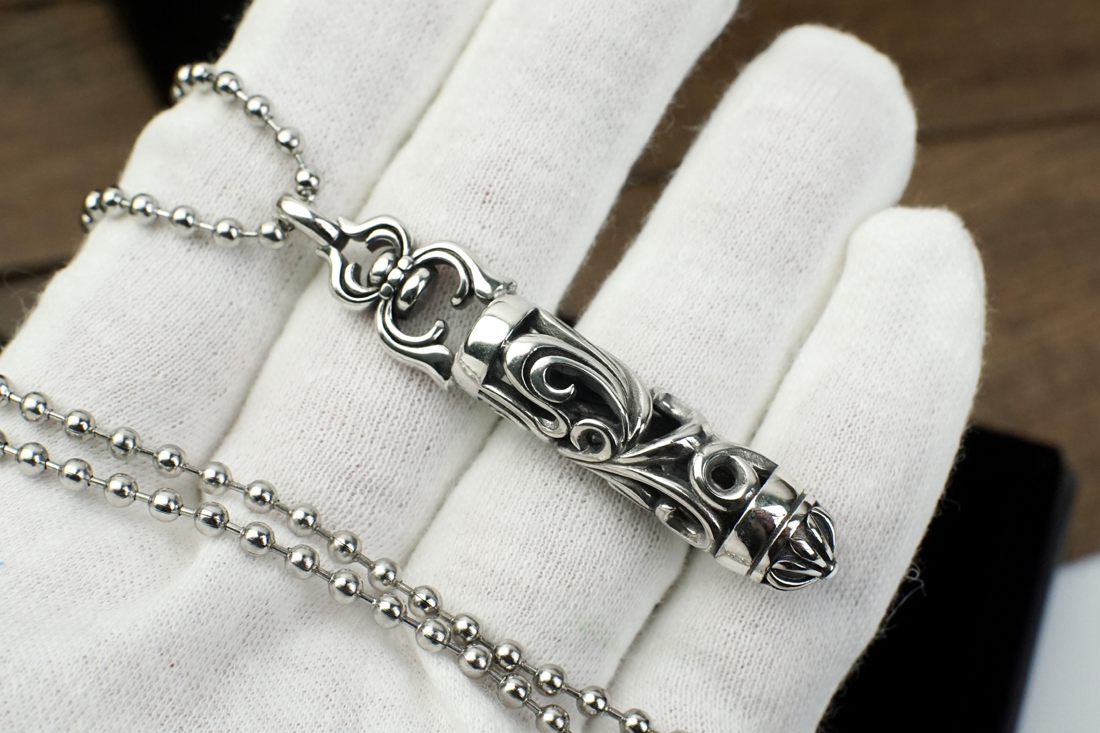 Chrome Hearts CHrome Hearts 克罗心圆柱藤花吊坠项链 潮流 款 炸街单品 做旧工艺 链长70cm