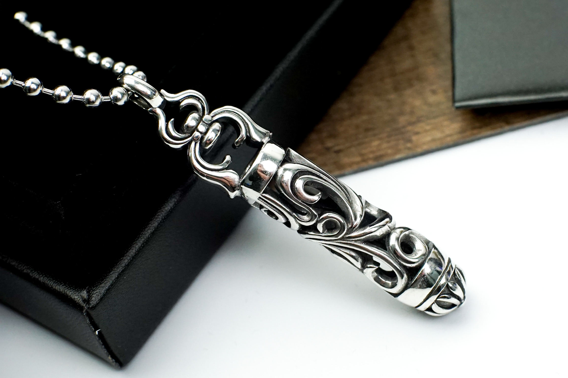 Chrome Hearts CHrome Hearts 克罗心圆柱藤花吊坠项链 潮流 款 炸街单品 做旧工艺 链长70cm