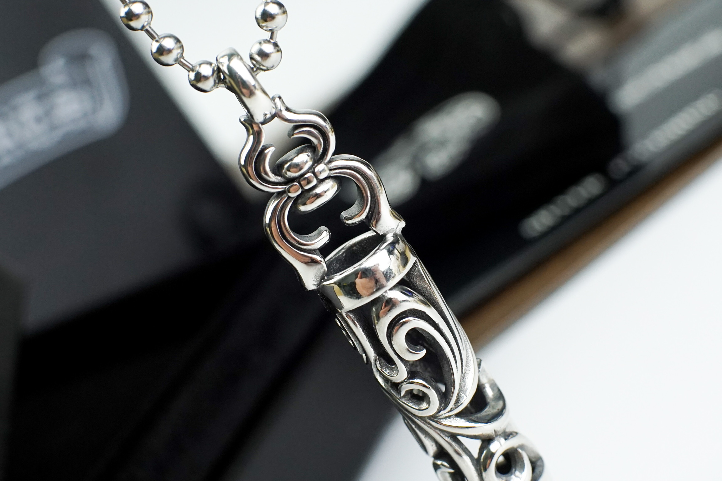 Chrome Hearts CHrome Hearts 克罗心圆柱藤花吊坠项链 潮流 款 炸街单品 做旧工艺 链长70cm