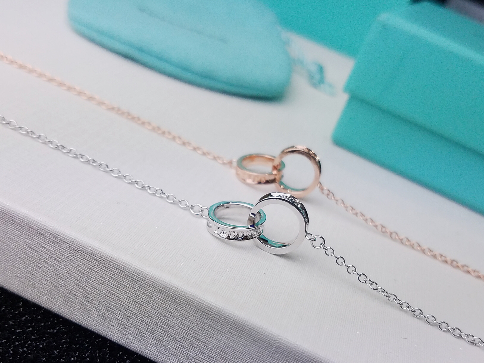 Tiffany & Co. Tiffany 1837双环手链 双环相扣设计