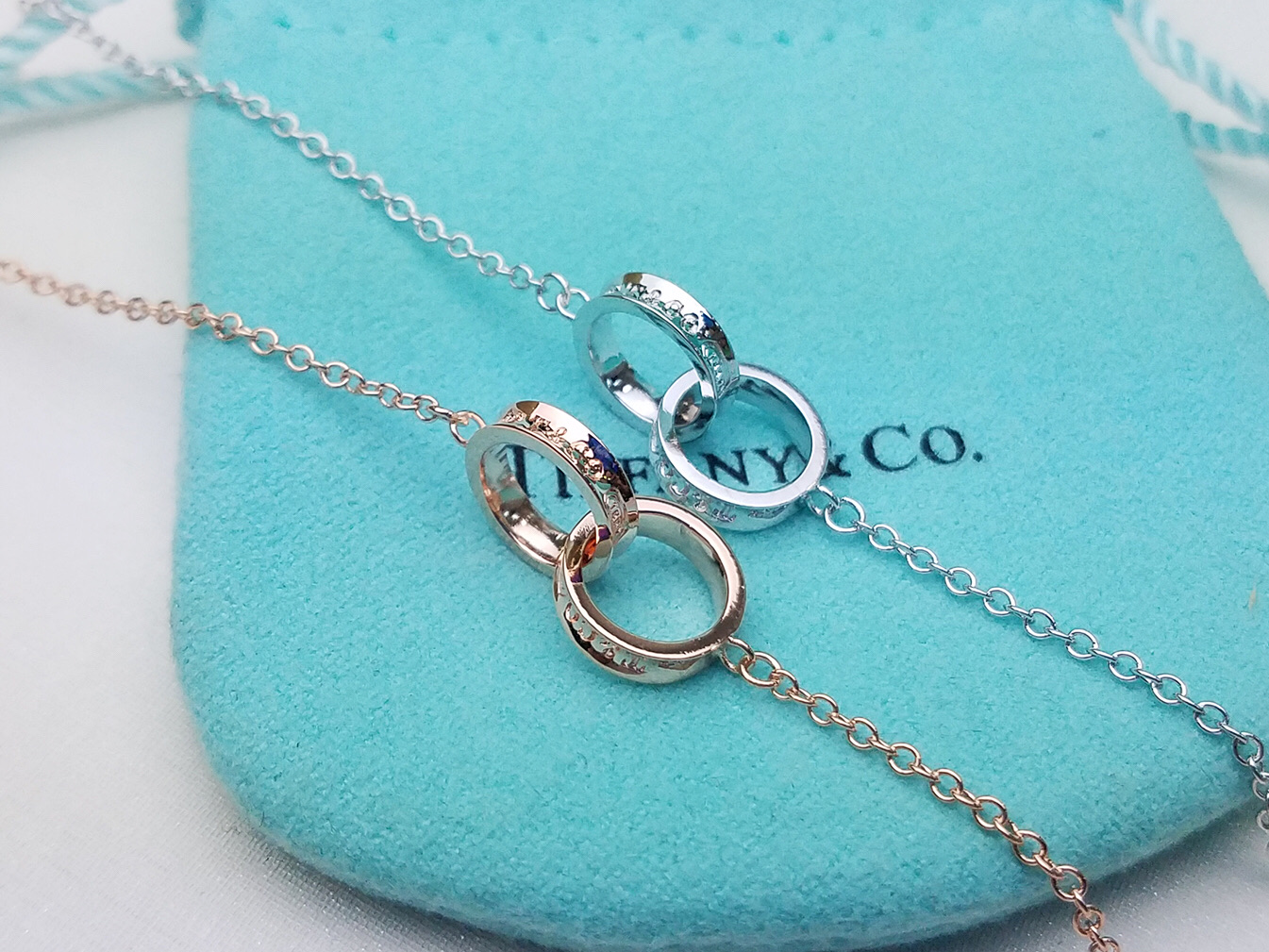 Tiffany & Co. Tiffany 1837双环手链 双环相扣设计