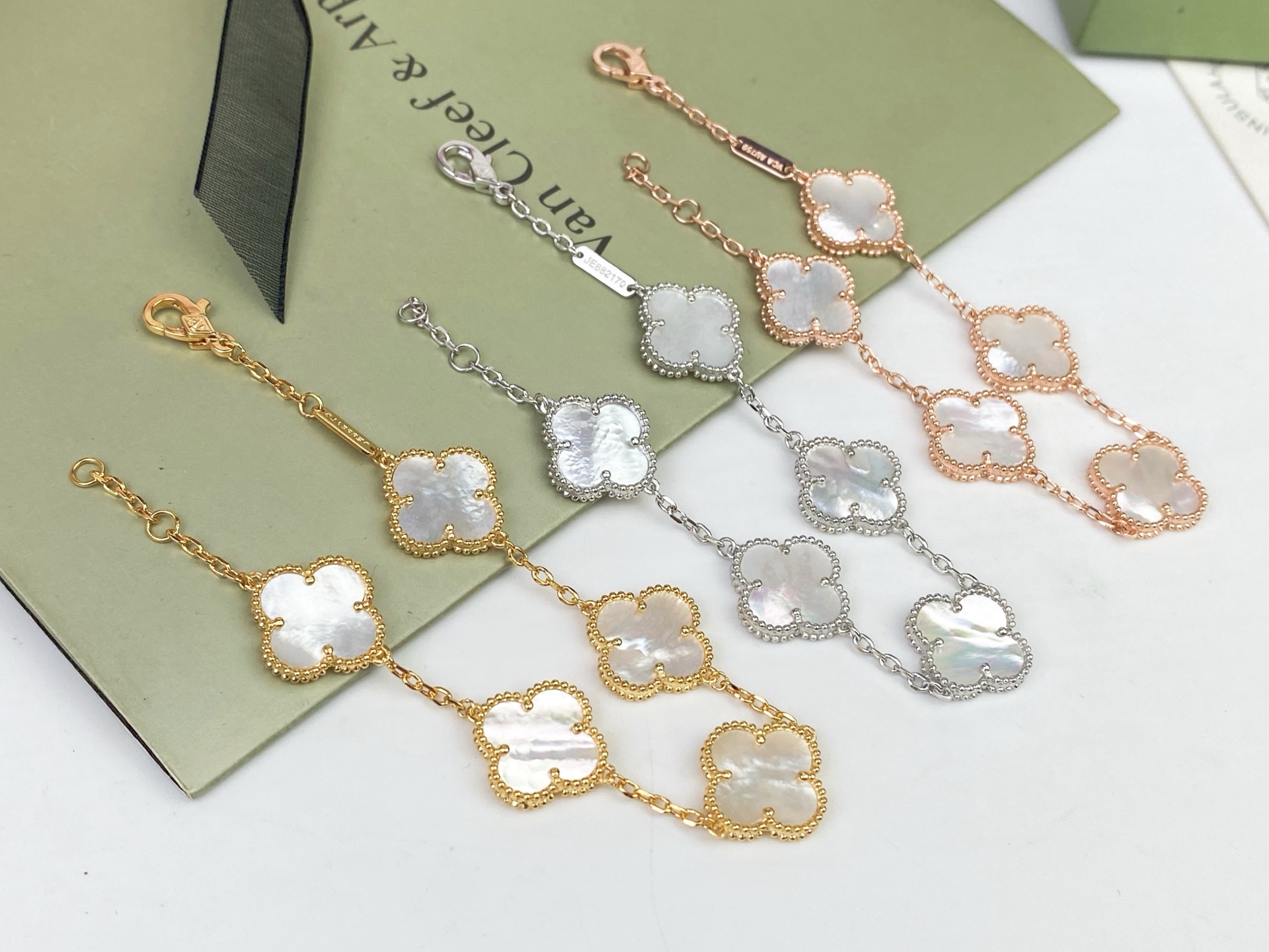 China Replica VCA Jewelry VCAES0406-555