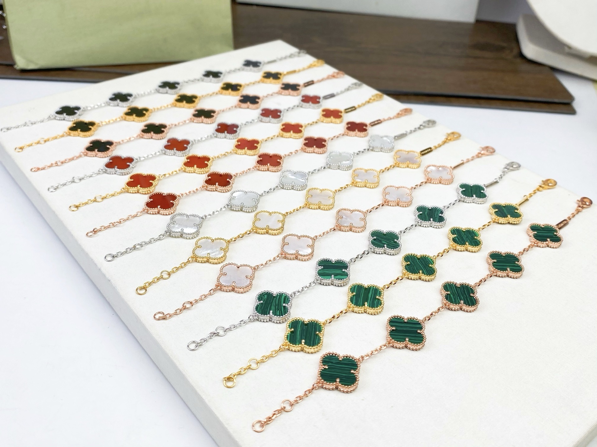 China Replica VCA Jewelry VCAES0406-555