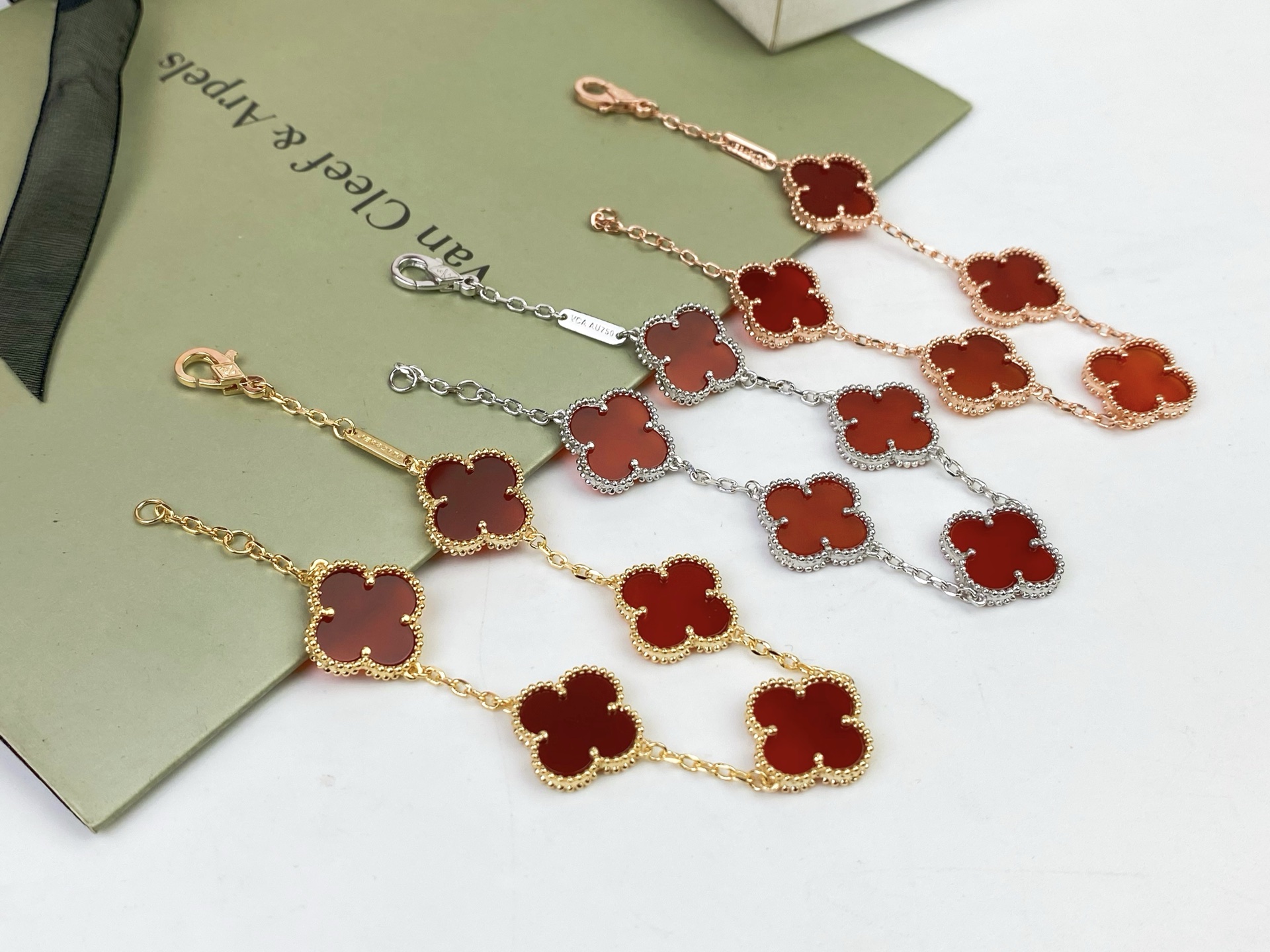 China Replica VCA Jewelry VCAES0406-555