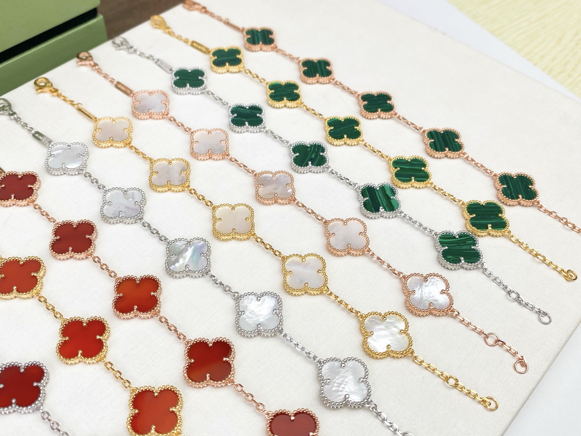 China Replica VCA Jewelry VCAES0406-555