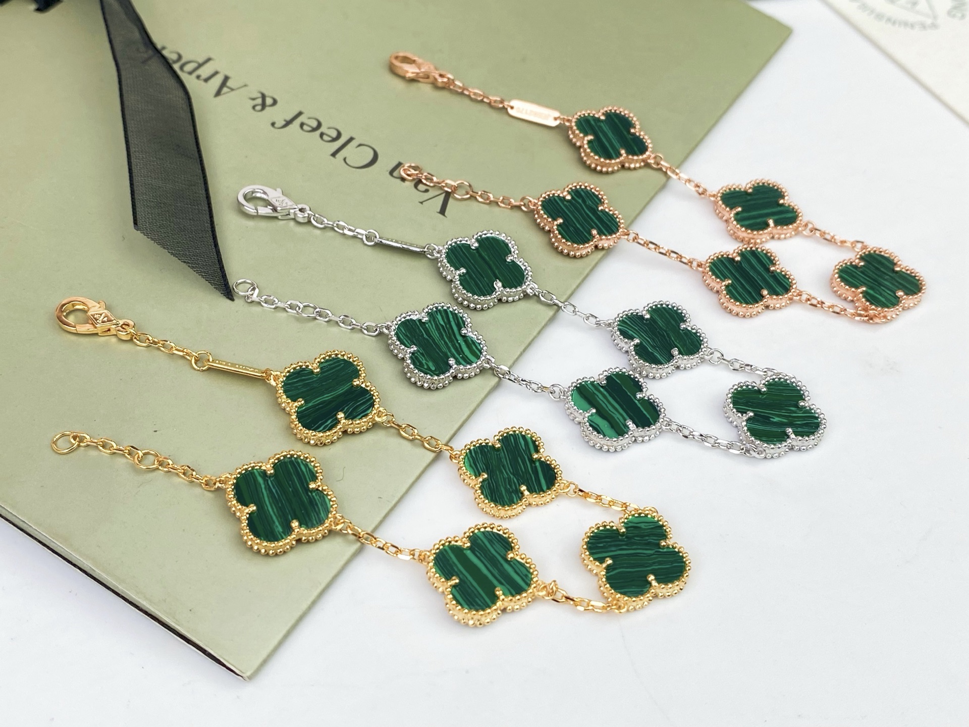 China Replica VCA Jewelry VCAES0406-555