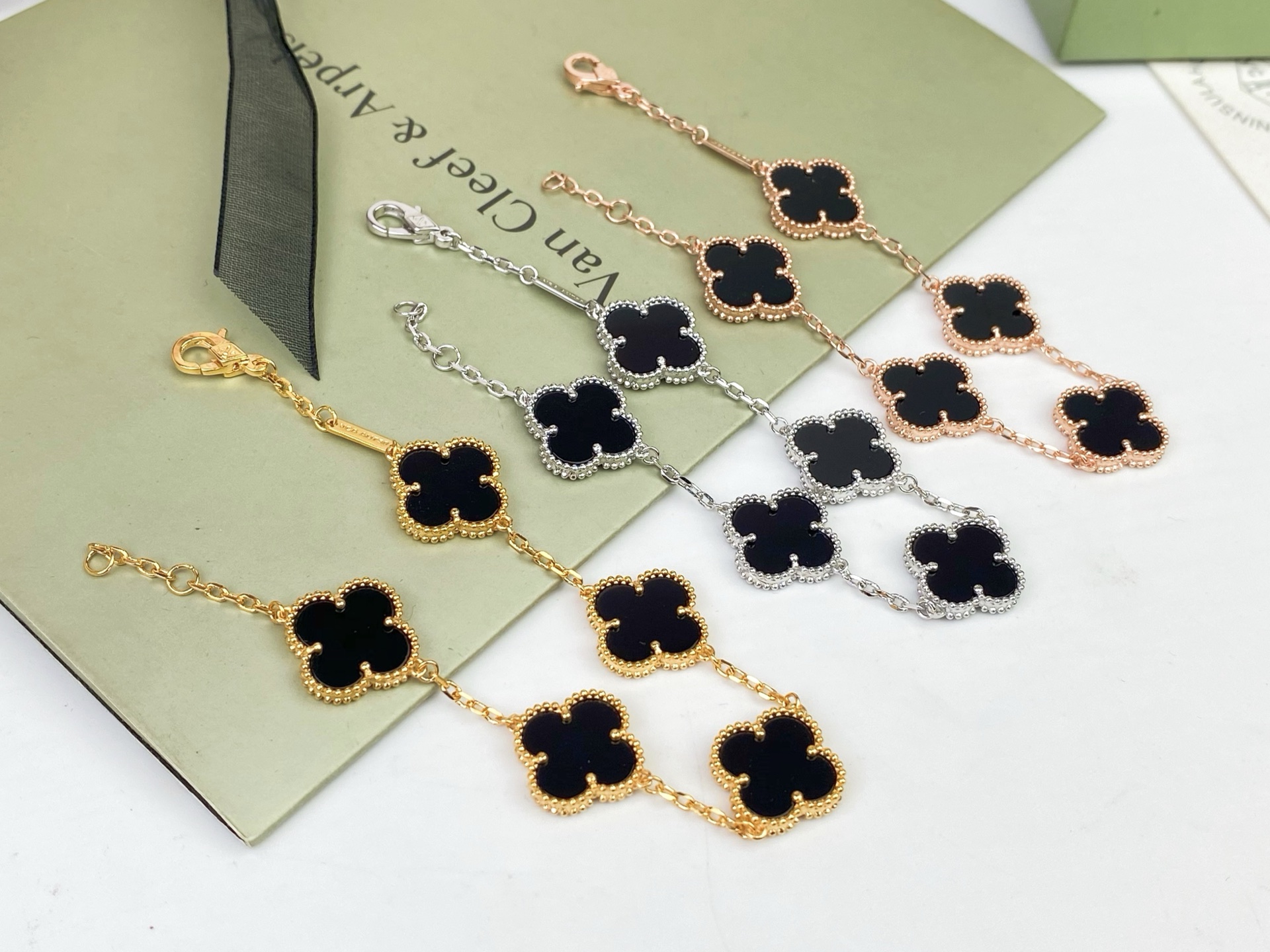 China Replica VCA Jewelry VCAES0406-555