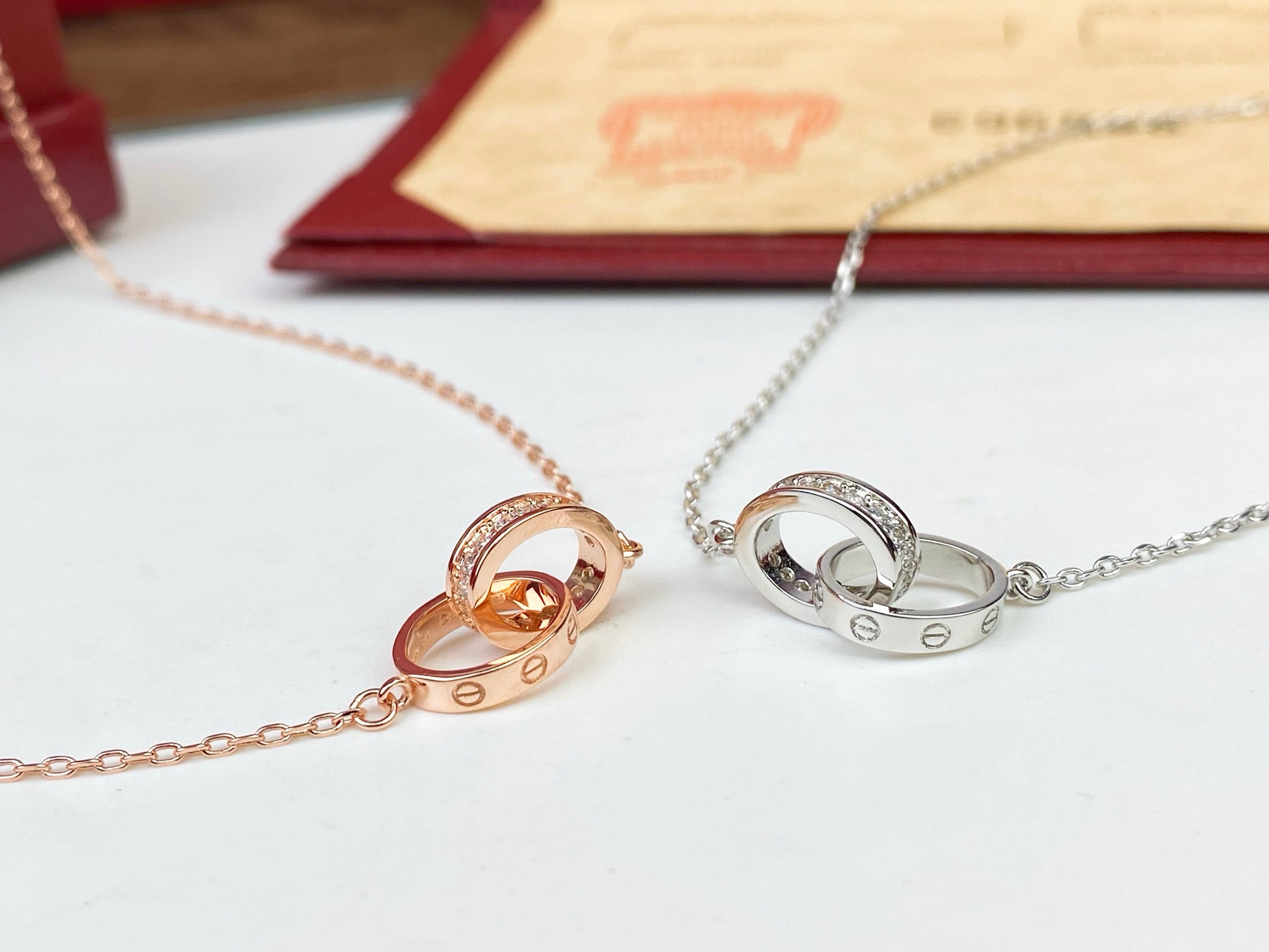 Cartier Cartier卡地亚双环项链 打造高端定制 亚金微镶满钻项链 师傅精湛的镶工