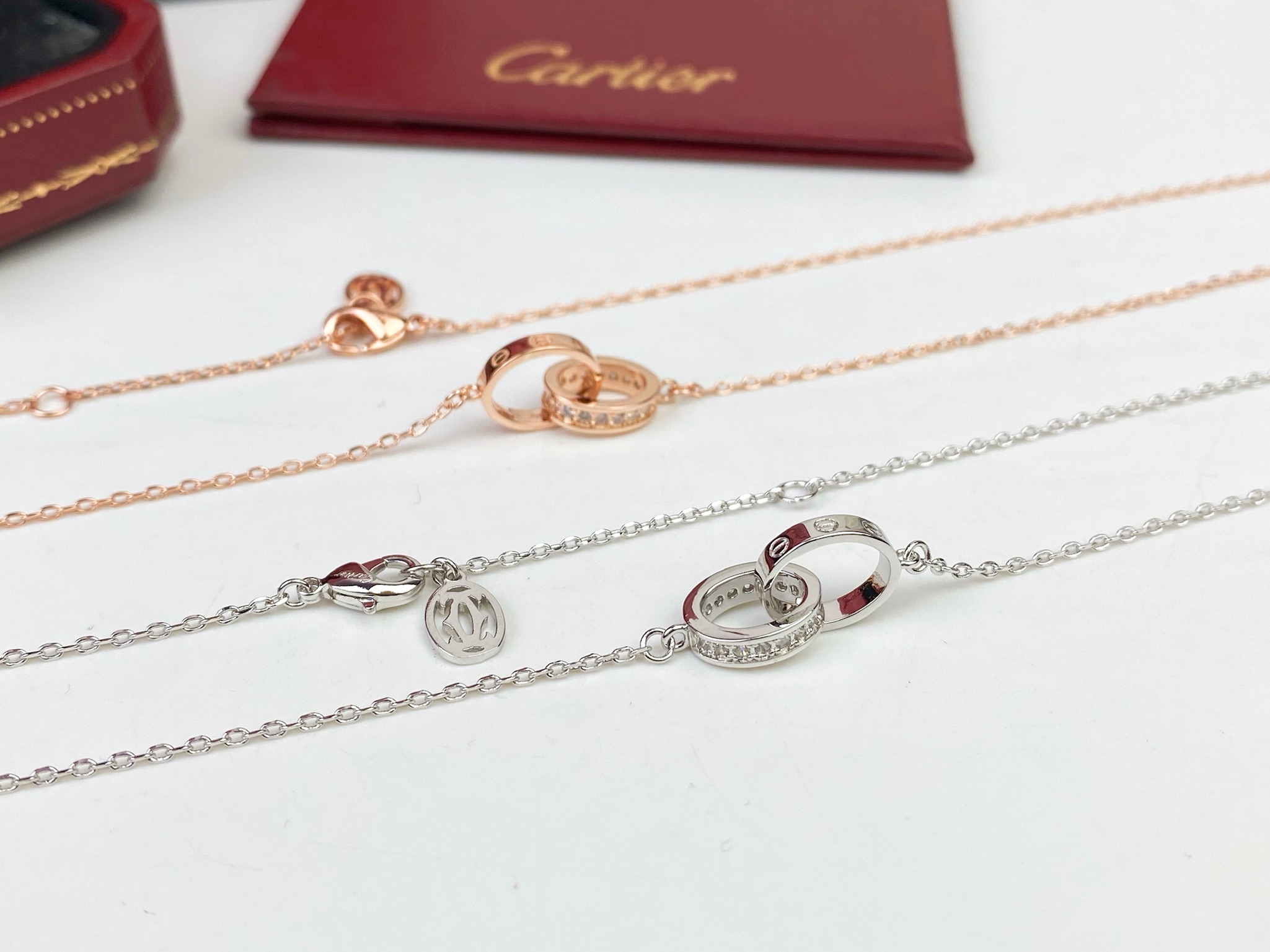 Cartier Cartier卡地亚双环项链 打造高端定制 亚金微镶满钻项链 师傅精湛的镶工