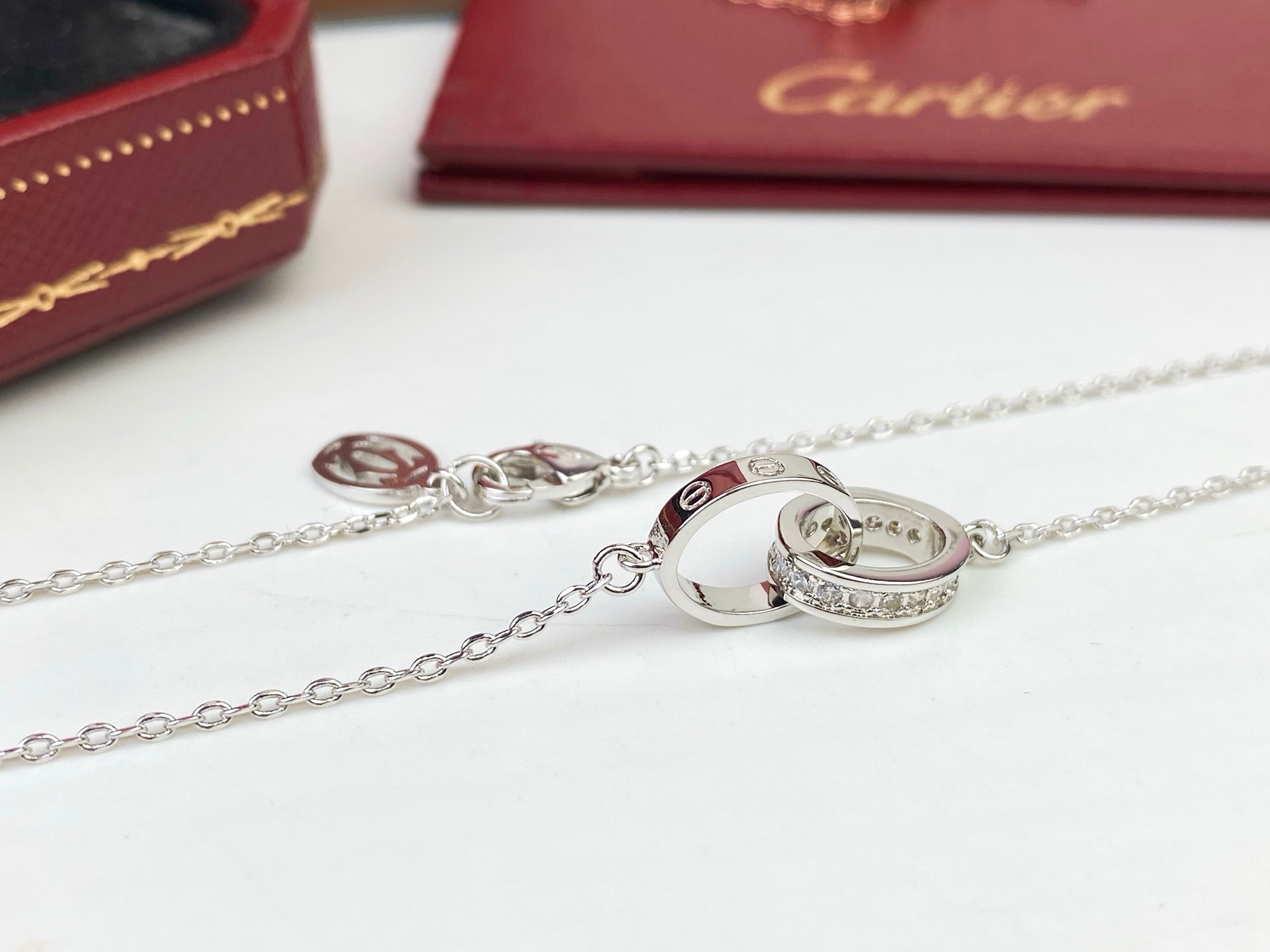 Cartier Cartier卡地亚双环项链 打造高端定制 亚金微镶满钻项链 师傅精湛的镶工