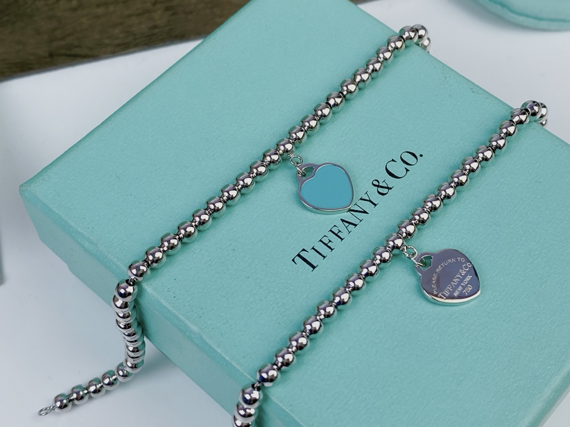 Tiffany & Co. Tiffany蒂芙尼桃心 珠子手链 高端亚金工艺～独家 ，珠子饱满有光泽 女神 款
